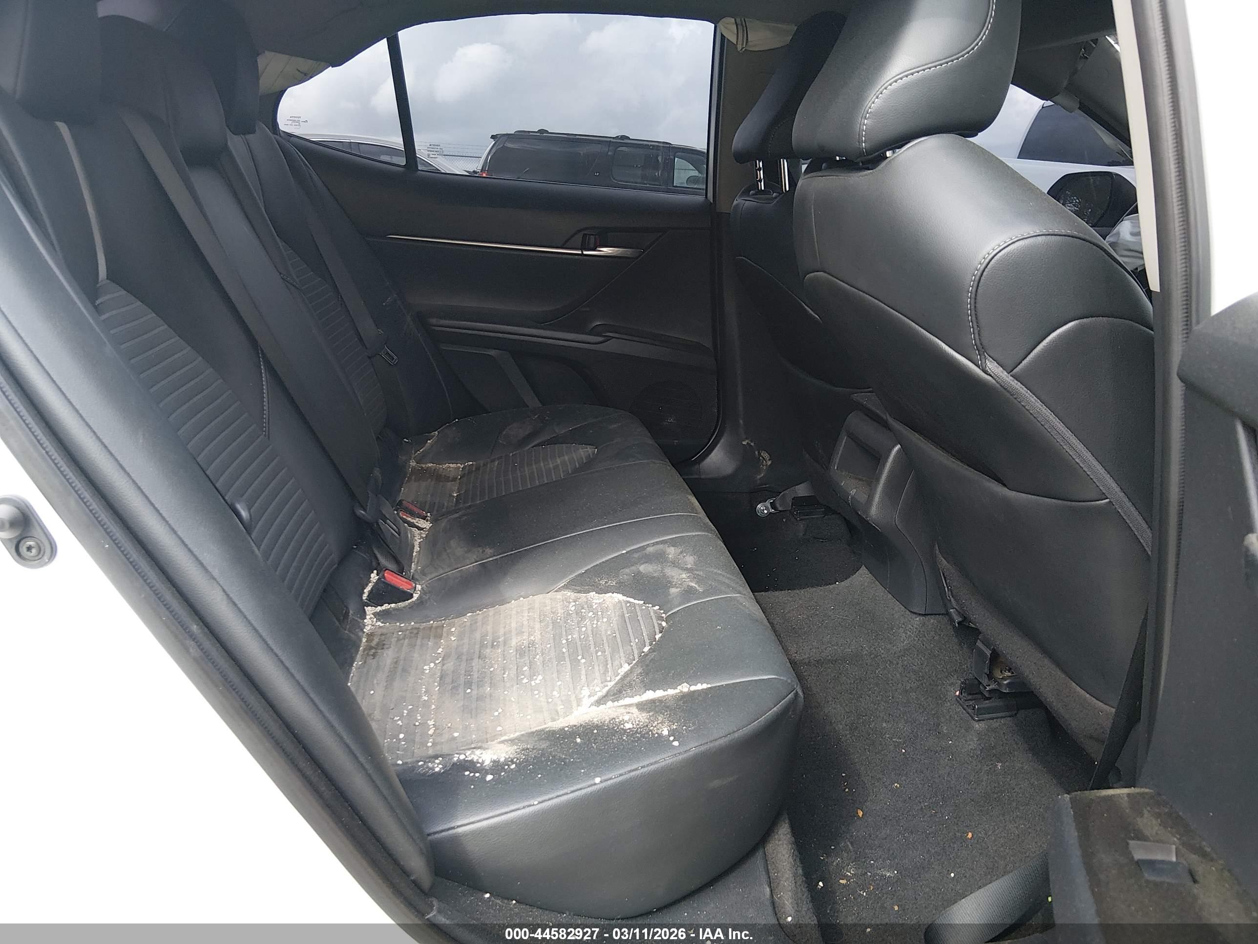 TOYOTA CAMRY image 8