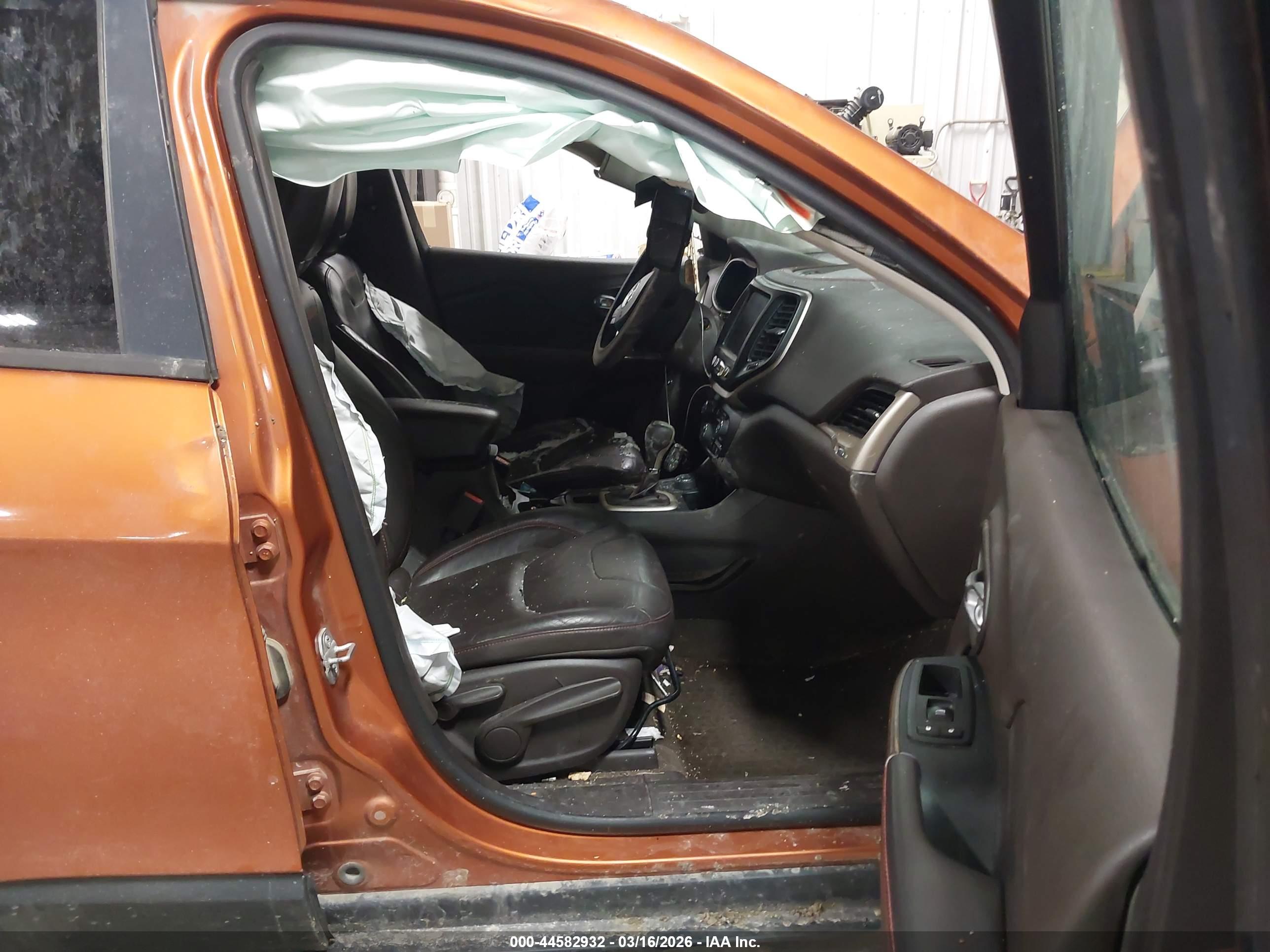 JEEP CHEROKEE image 5