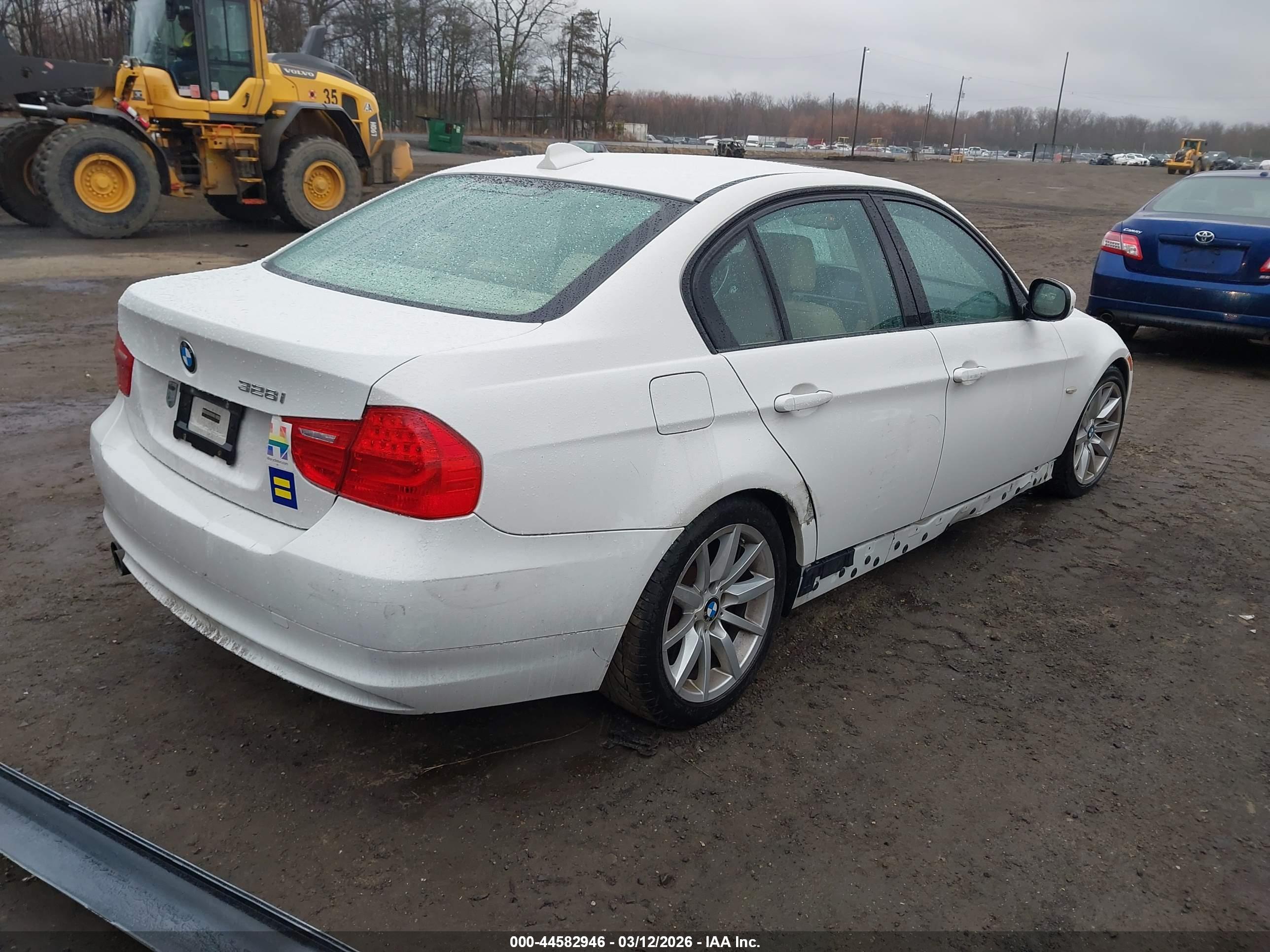 BMW 328I image 4