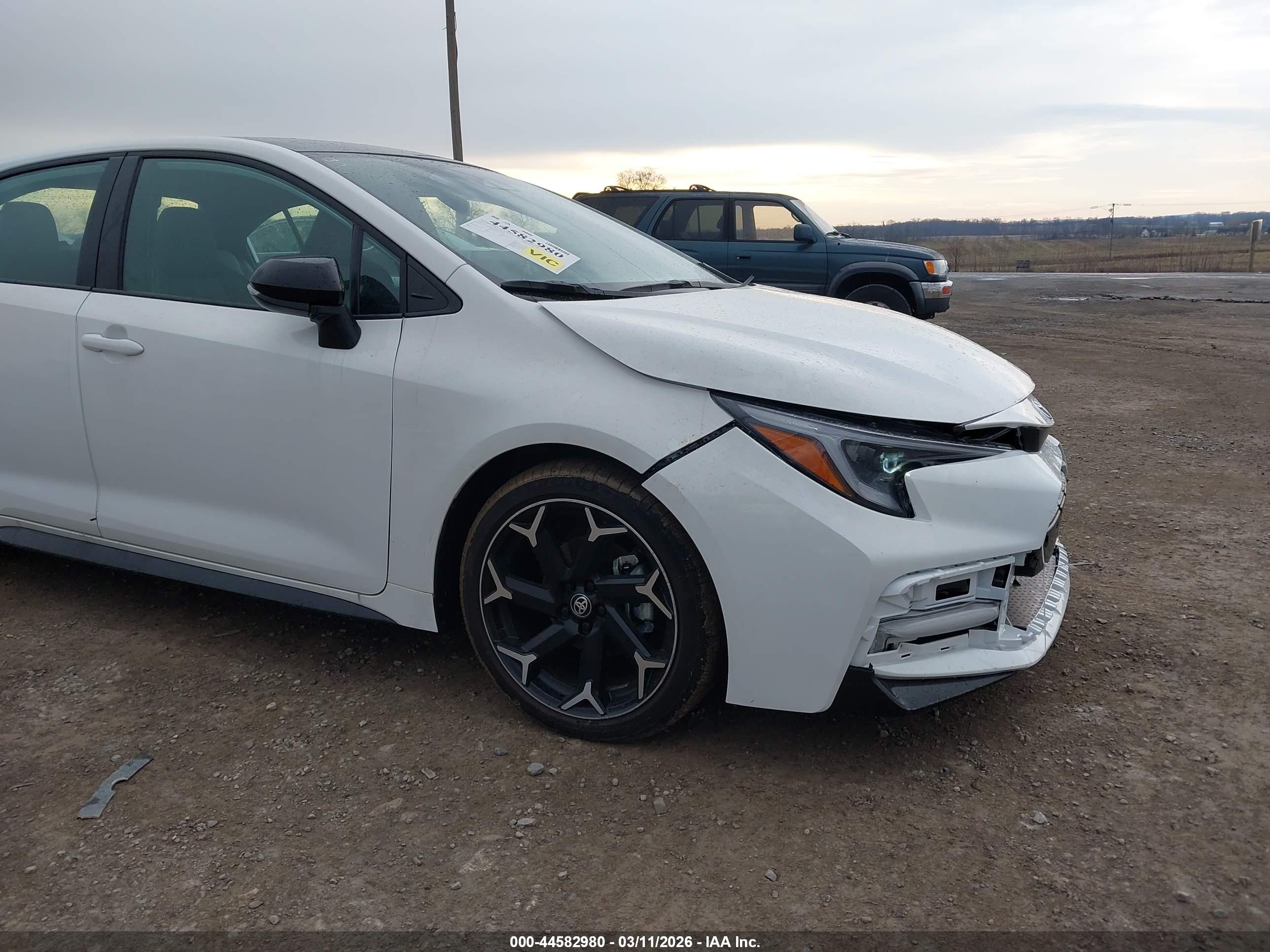TOYOTA COROLLA image 6