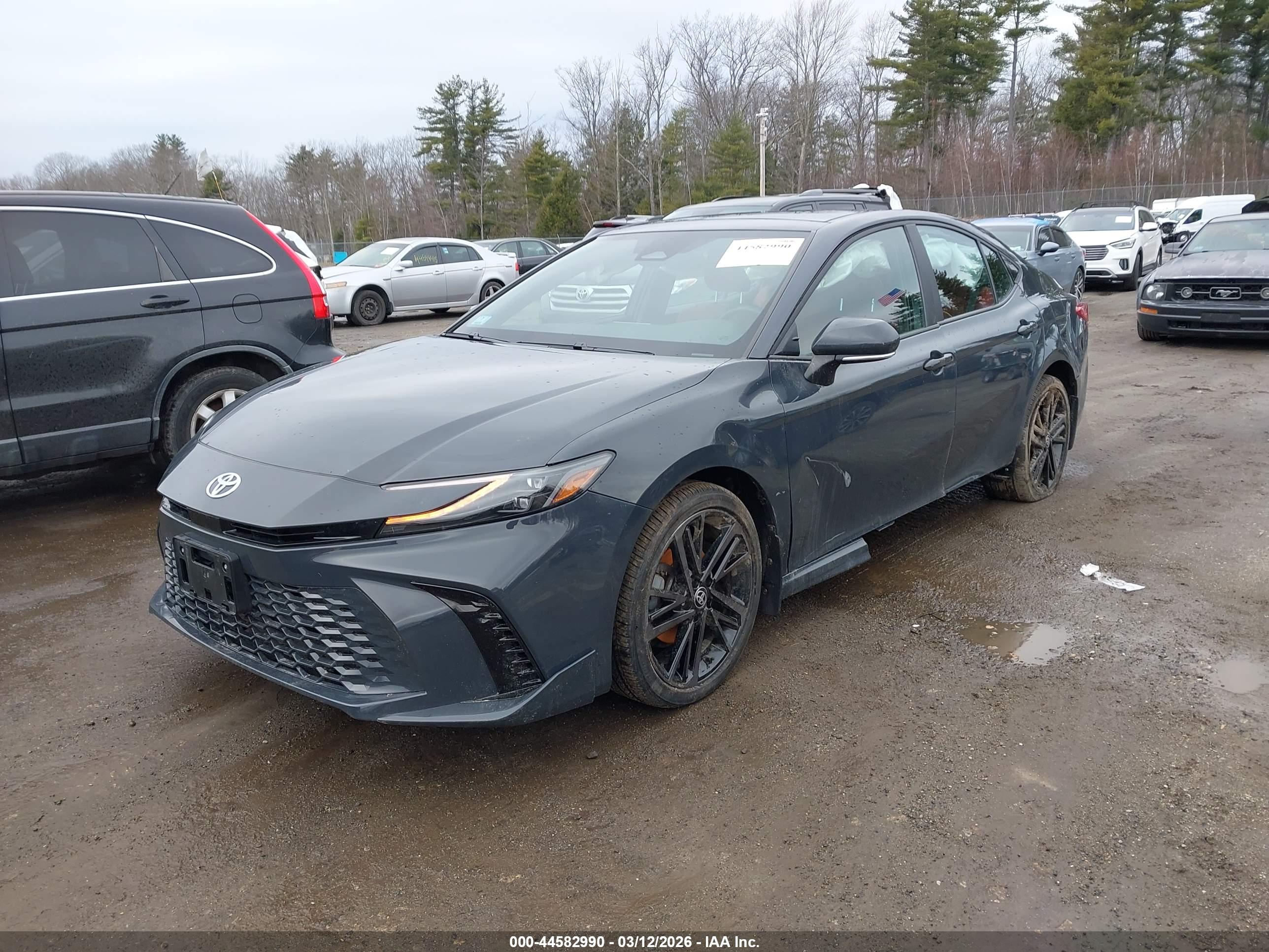 TOYOTA CAMRY image 2