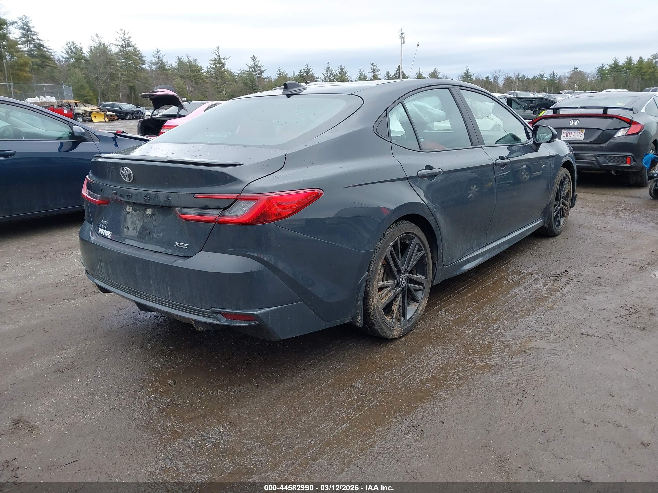 TOYOTA CAMRY image 4