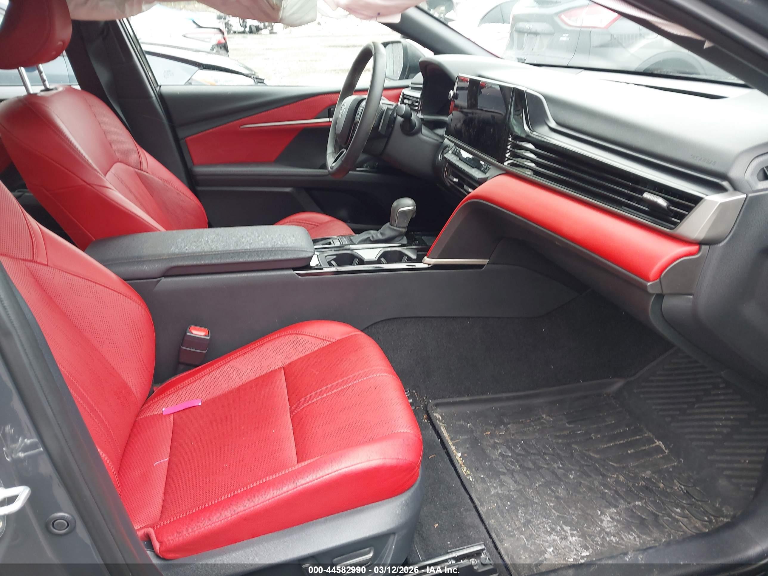 TOYOTA CAMRY image 5