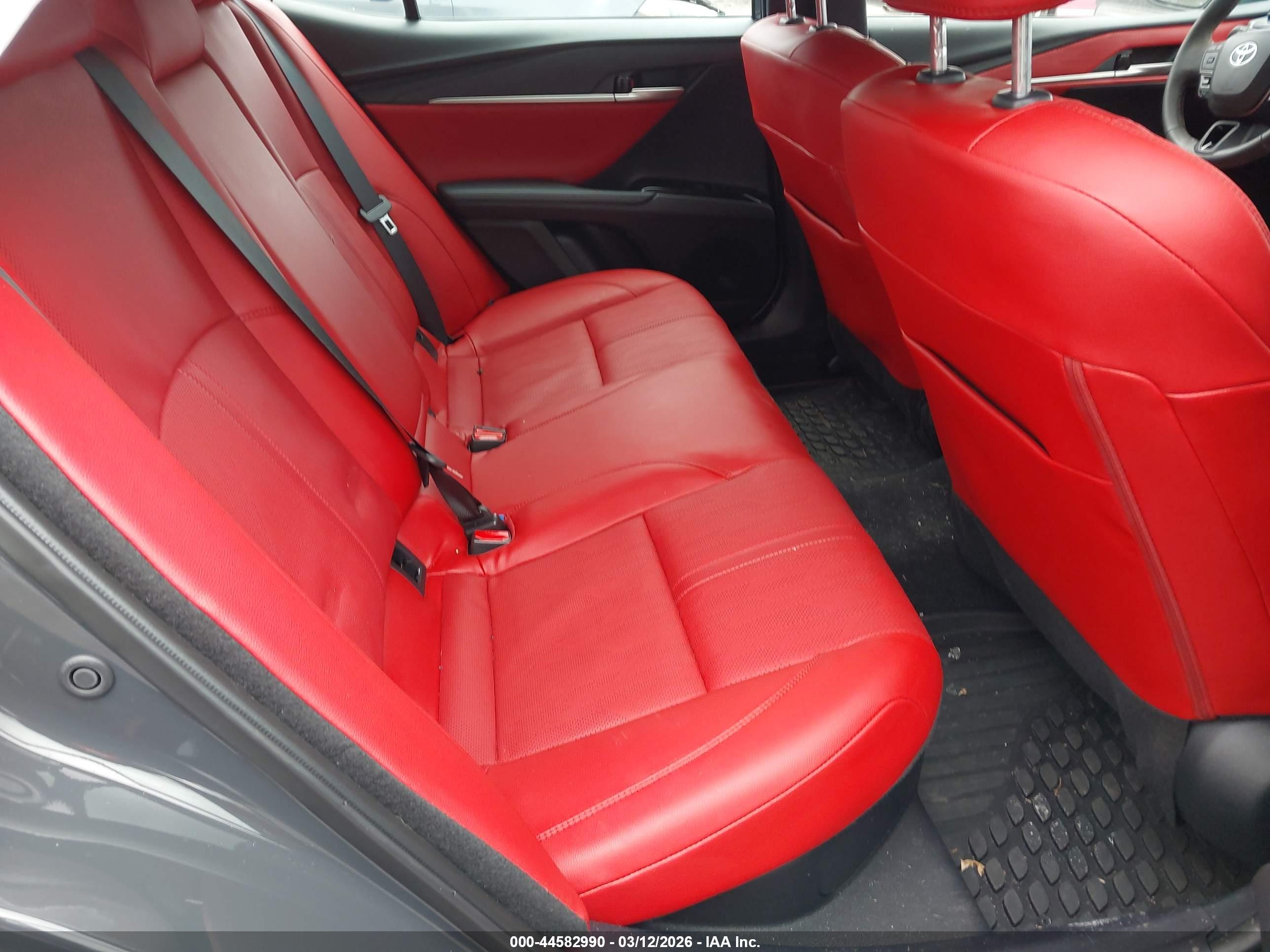 TOYOTA CAMRY image 8