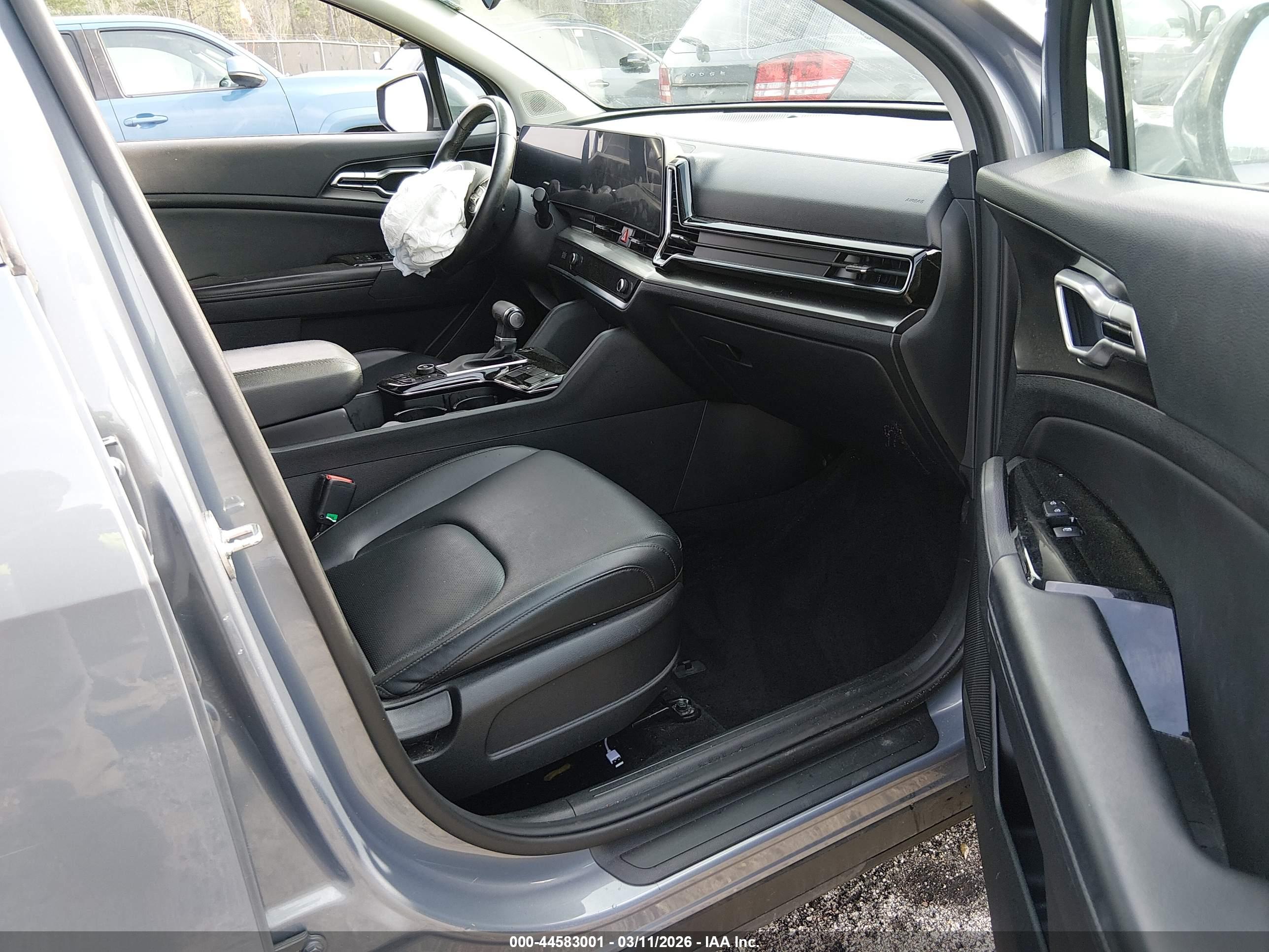 KIA SPORTAGE image 5