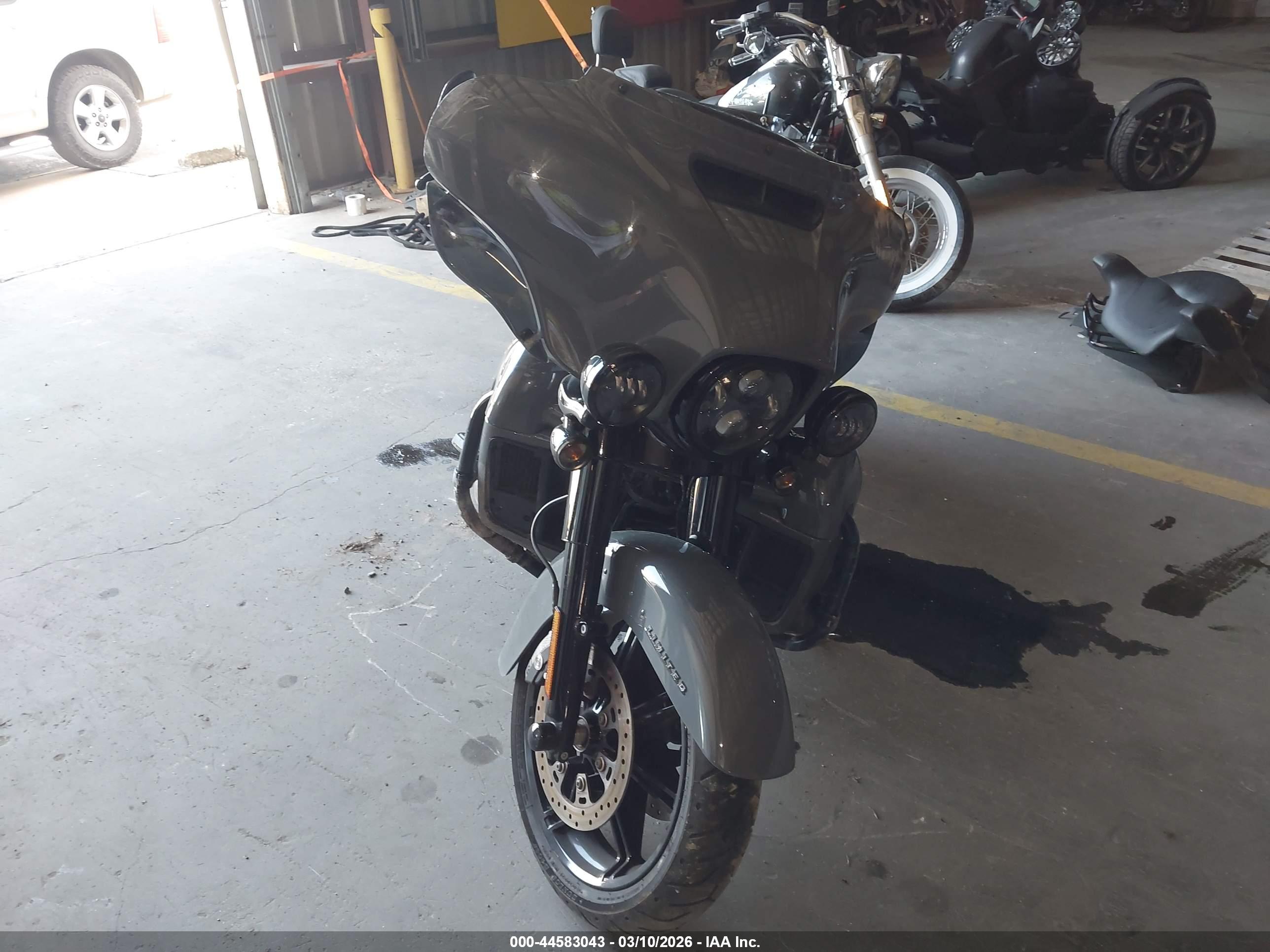 HARLEY-DAVIDSON FLHTK image 5