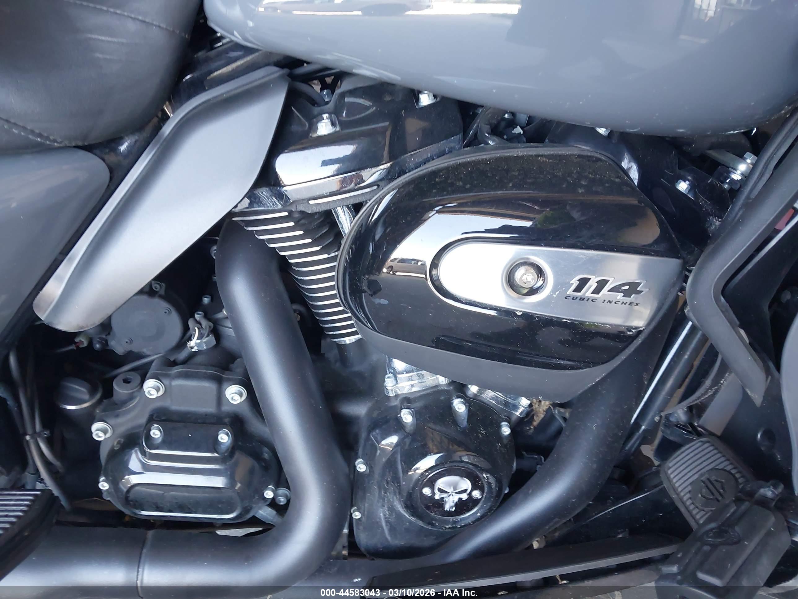 HARLEY-DAVIDSON FLHTK image 8
