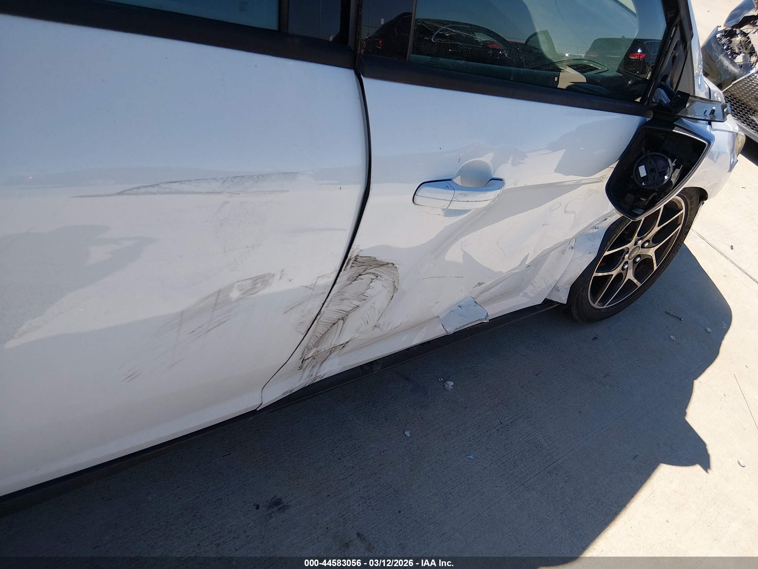 FORD FOCUS image 6