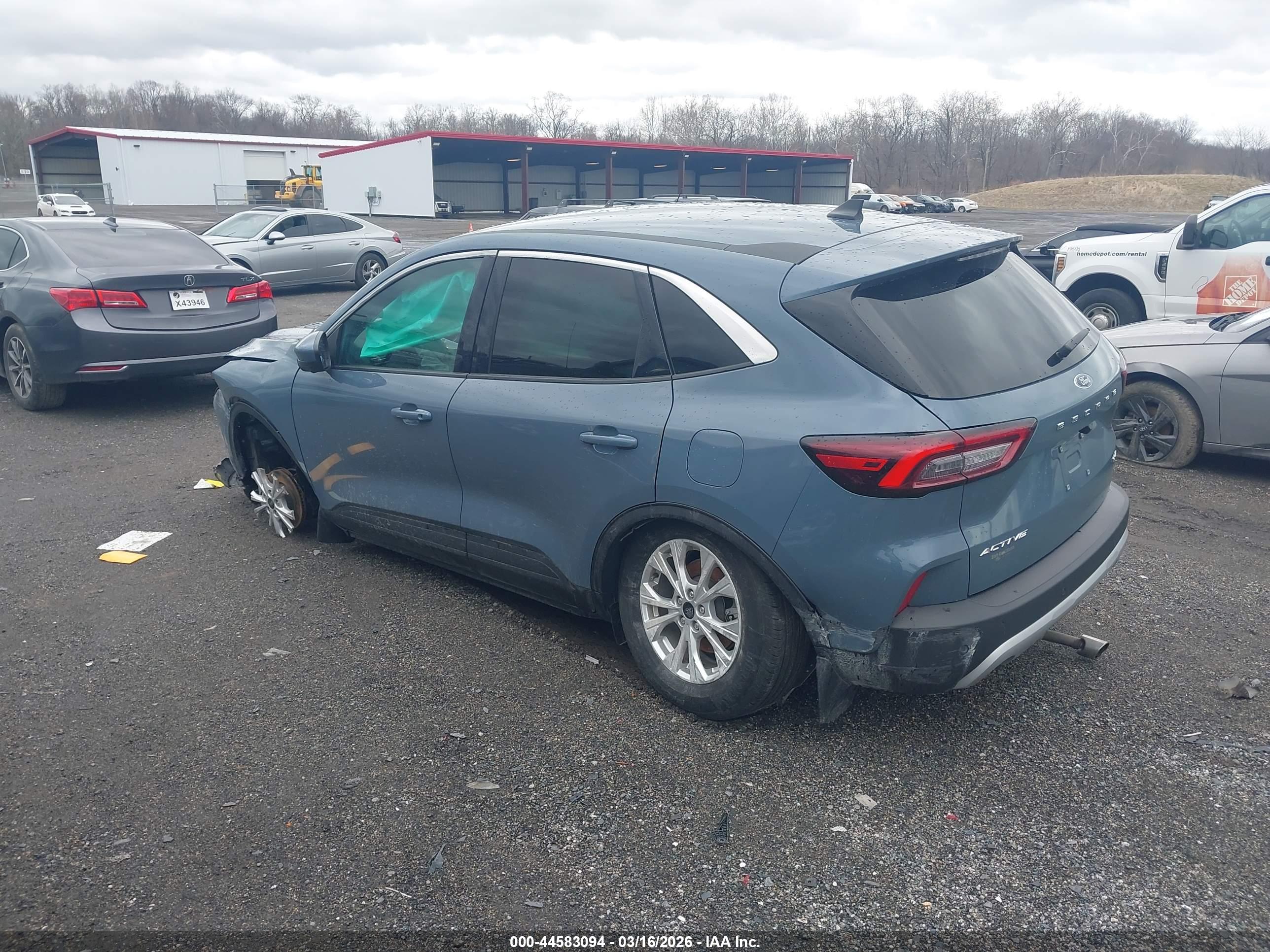 FORD ESCAPE image 3