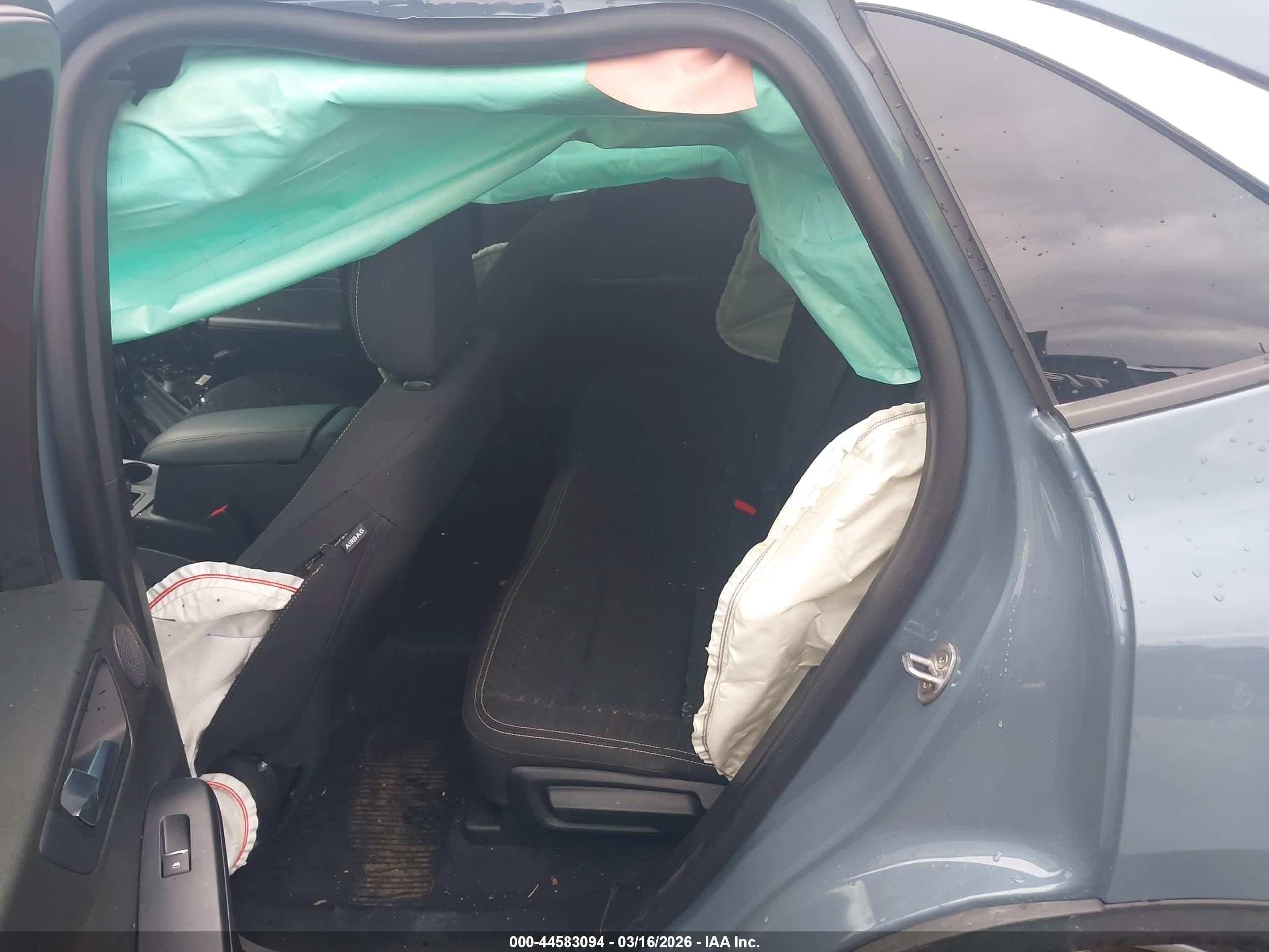 FORD ESCAPE image 8