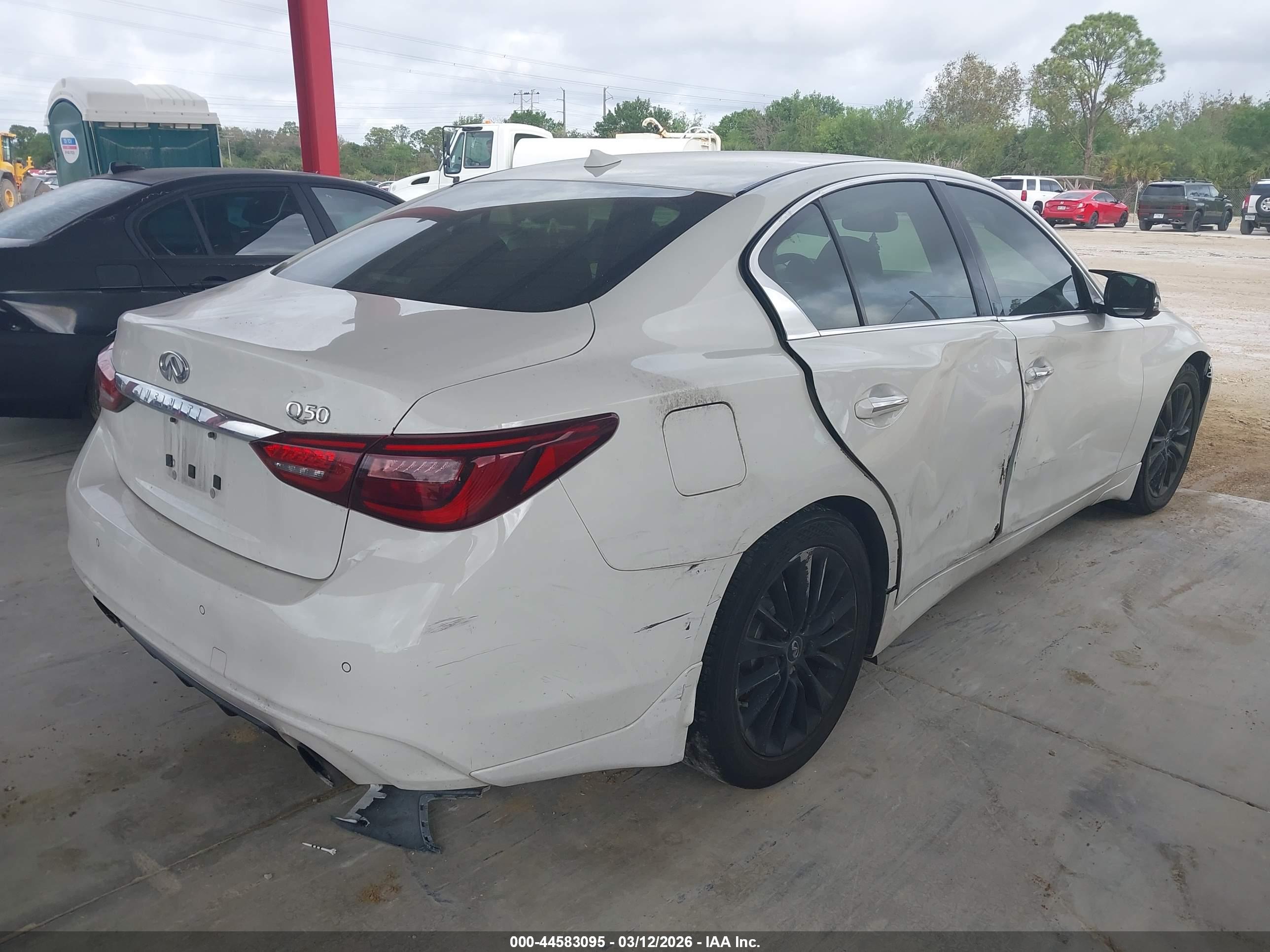 INFINITI Q50 image 4
