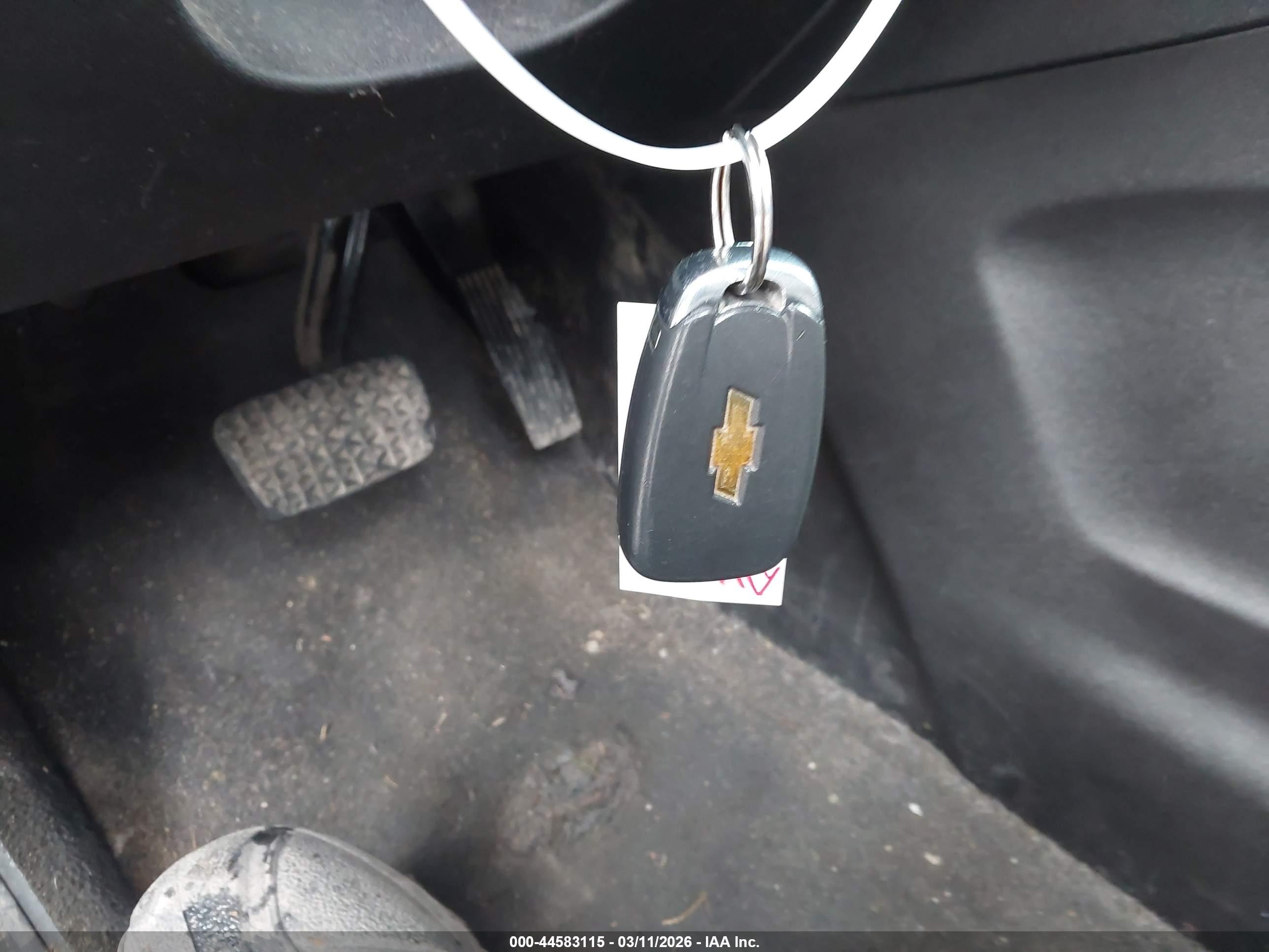 CHEVROLET EQUINOX image 11