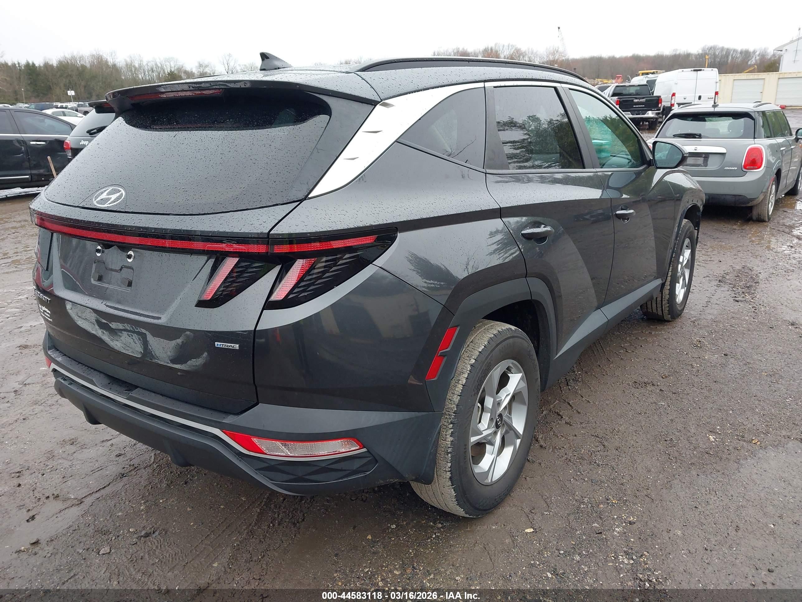 HYUNDAI TUCSON image 4