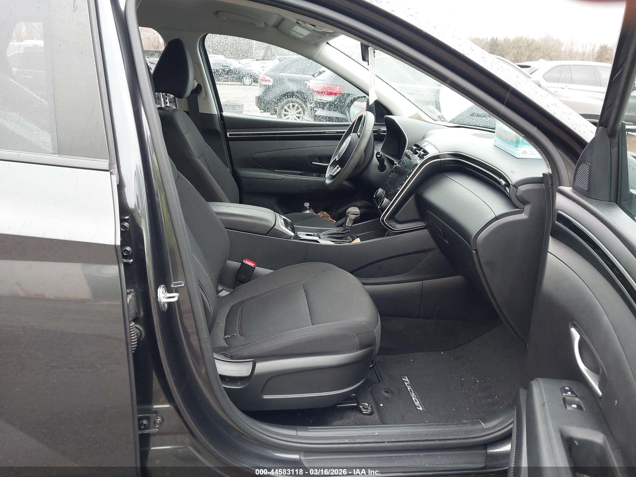 HYUNDAI TUCSON image 5