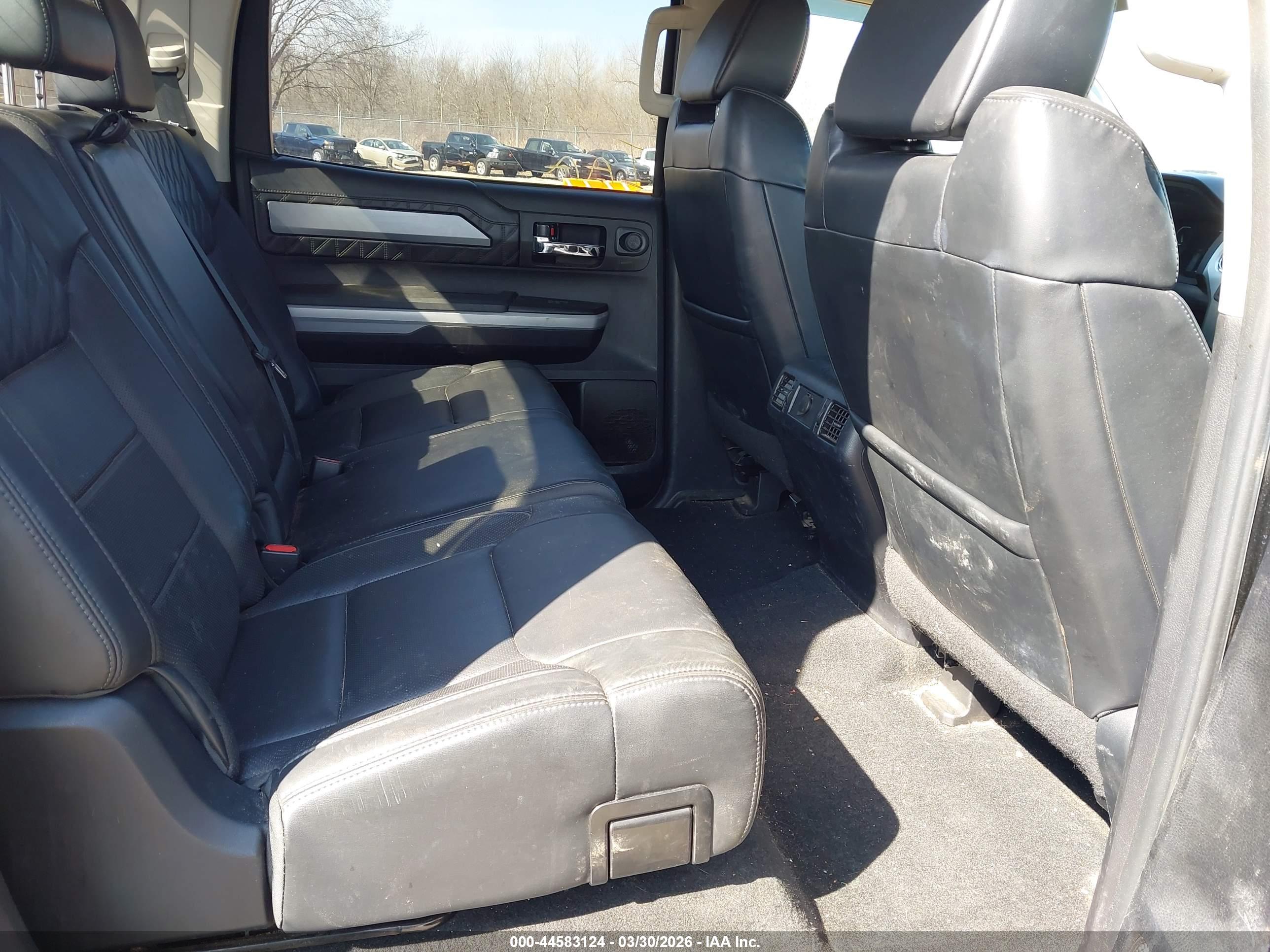 TOYOTA TUNDRA image 8