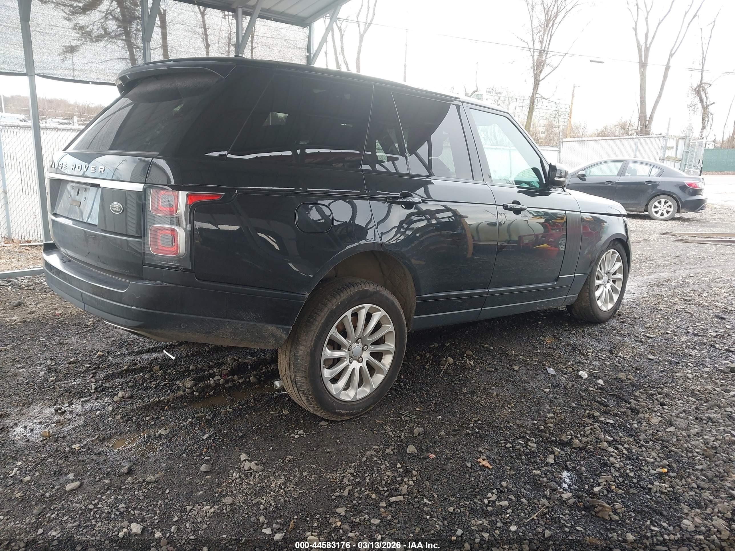 LAND ROVER image 4