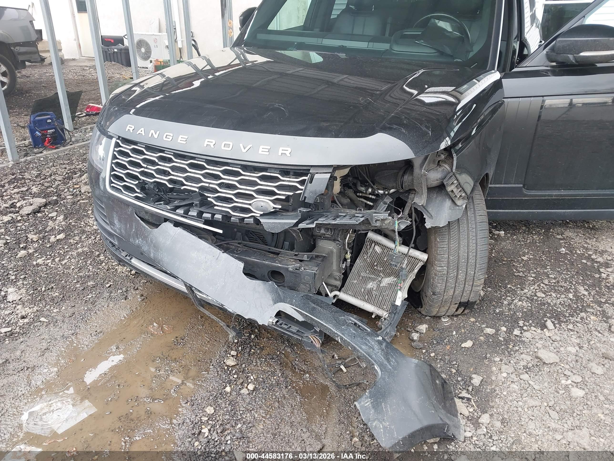 LAND ROVER image 6