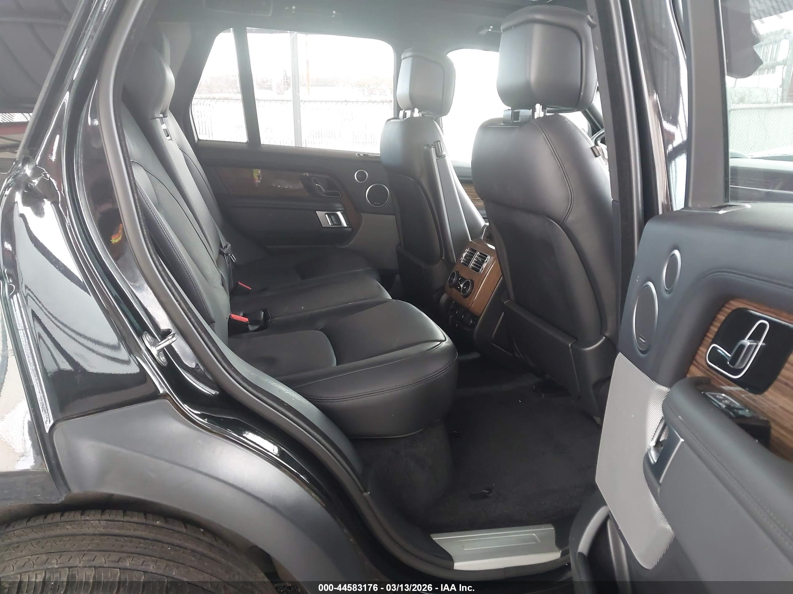 LAND ROVER image 8