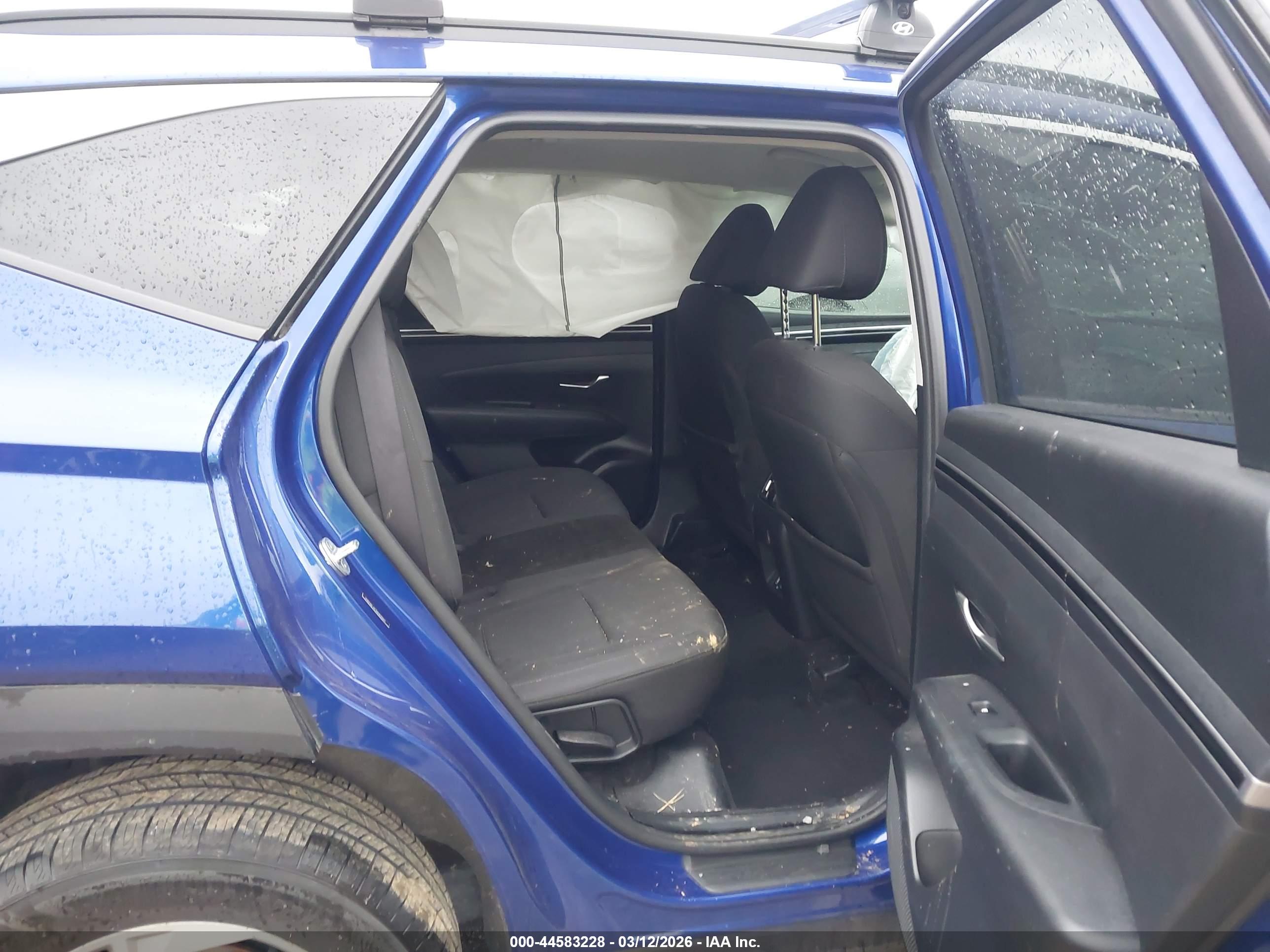 HYUNDAI TUCSON image 8