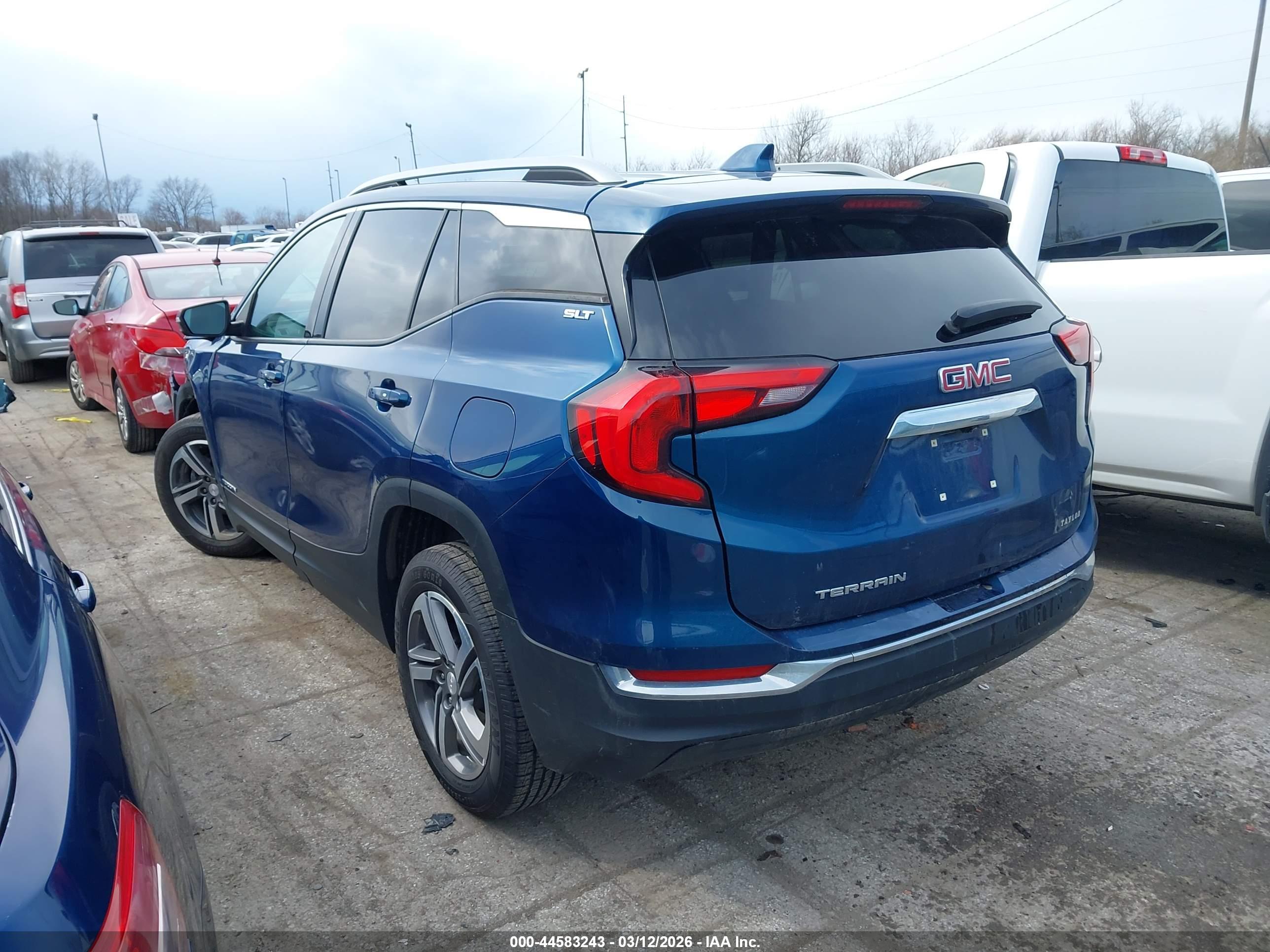 GMC TERRAIN image 3