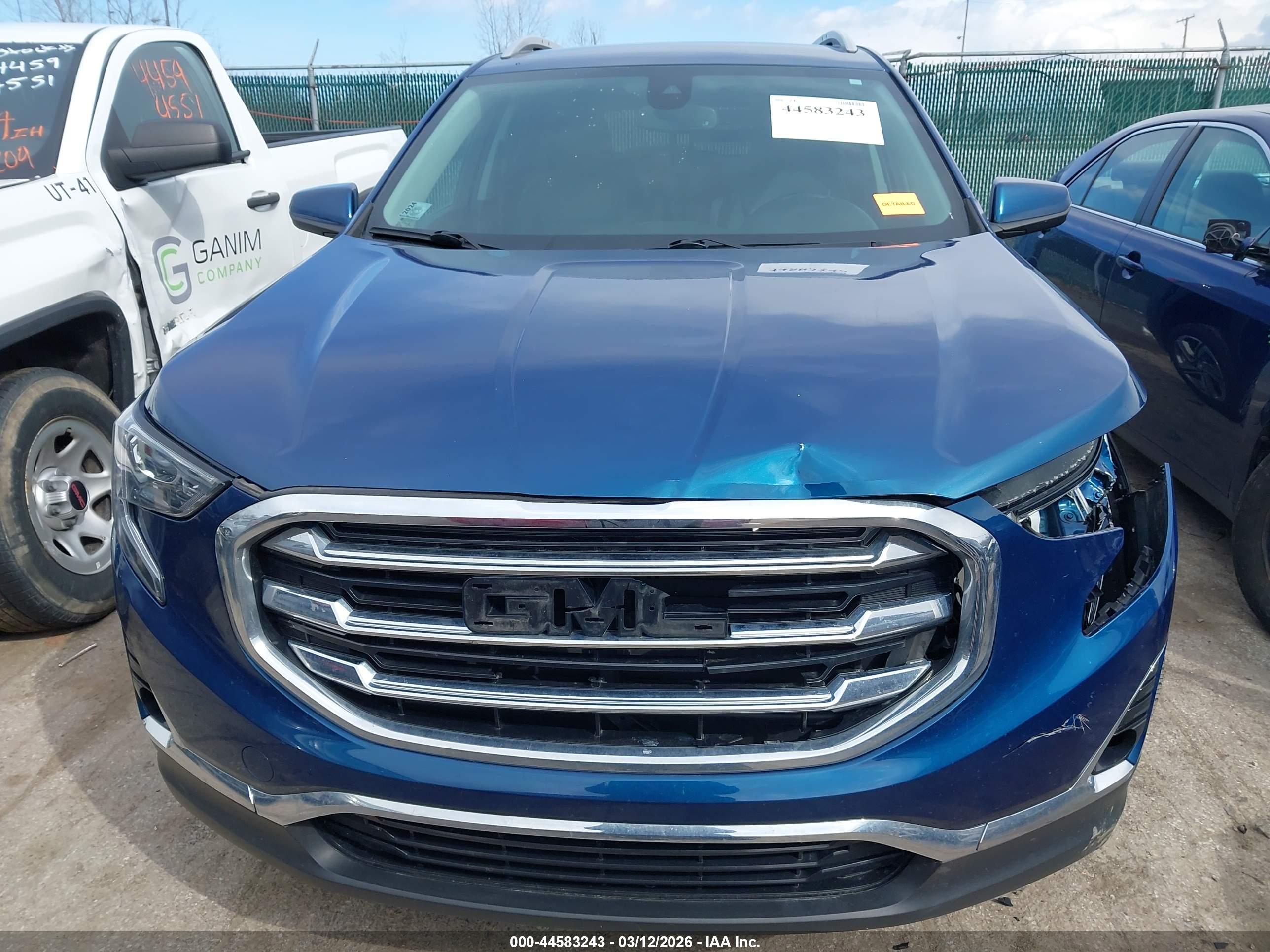 GMC TERRAIN image 6