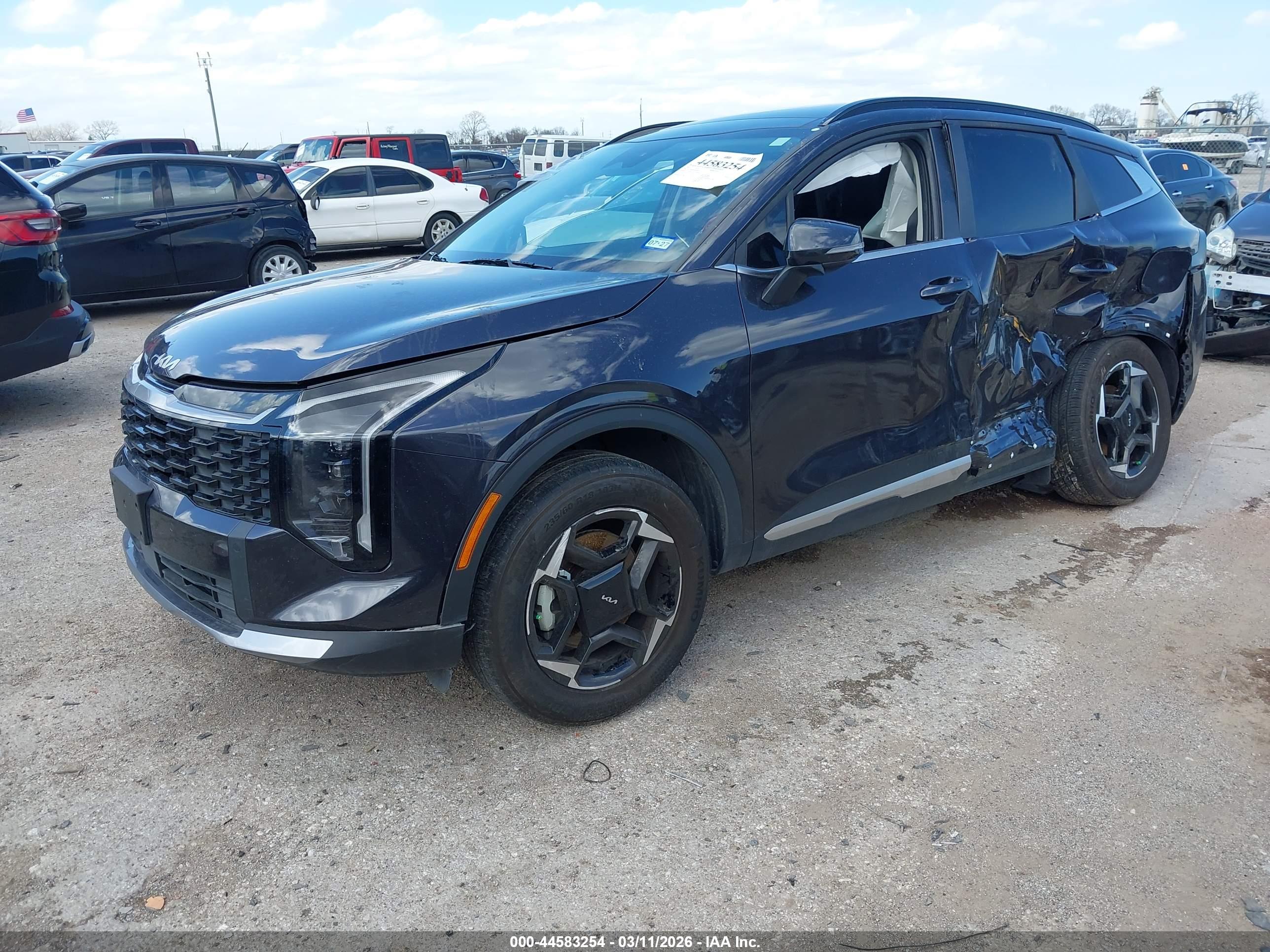 KIA SPORTAGE image 2