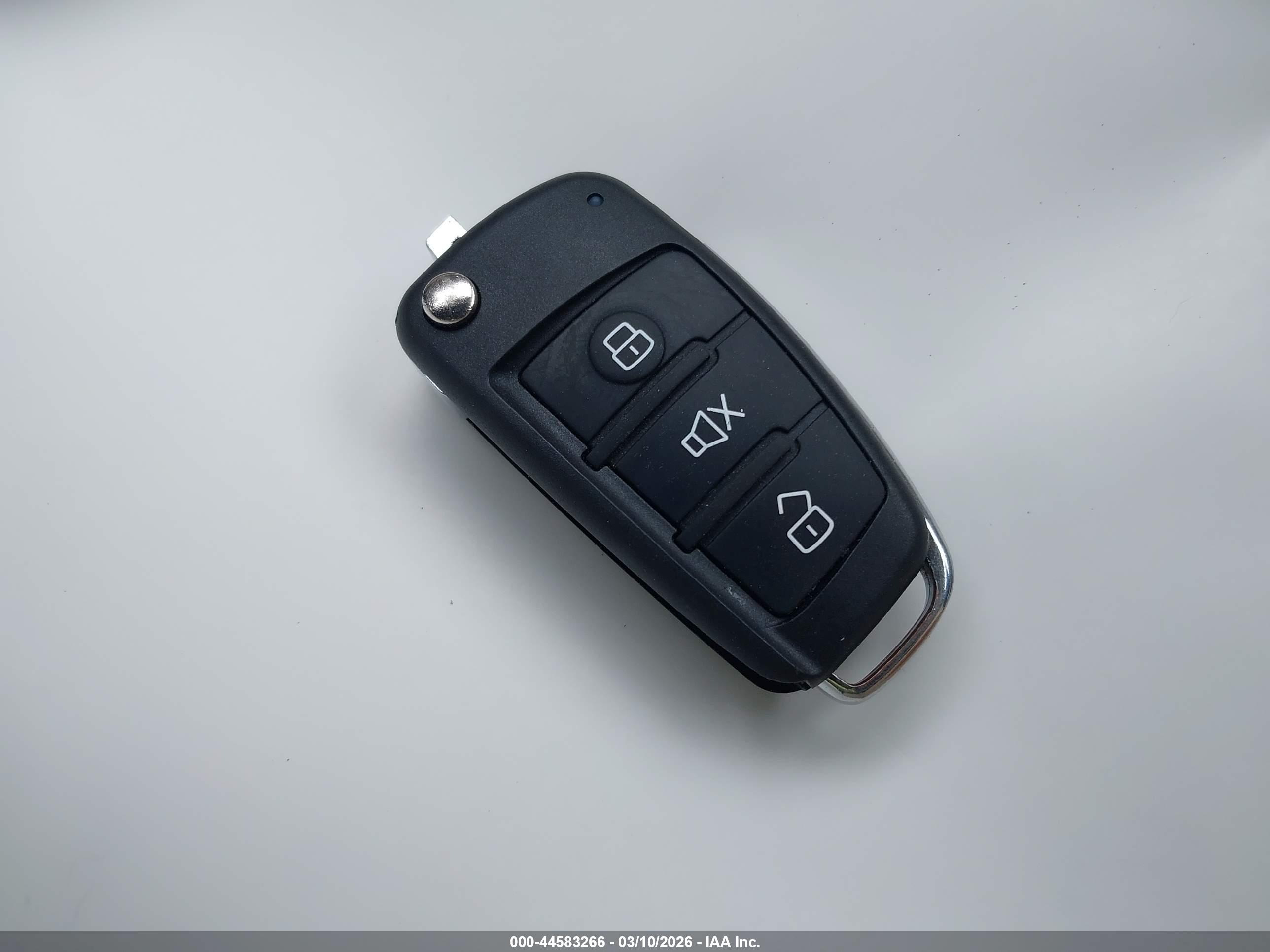 VOLKSWAGEN TIGUAN image 11