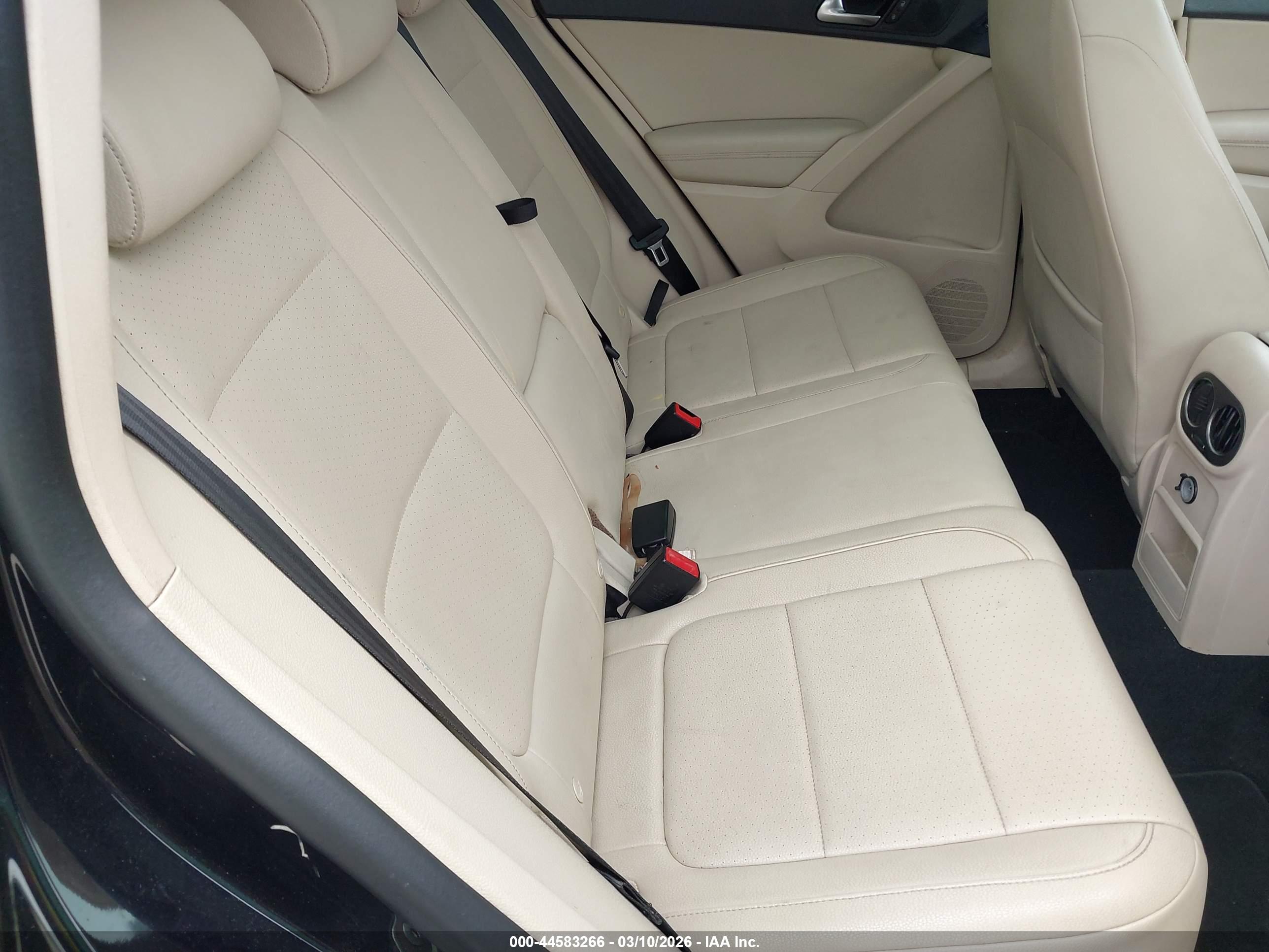 VOLKSWAGEN TIGUAN image 8