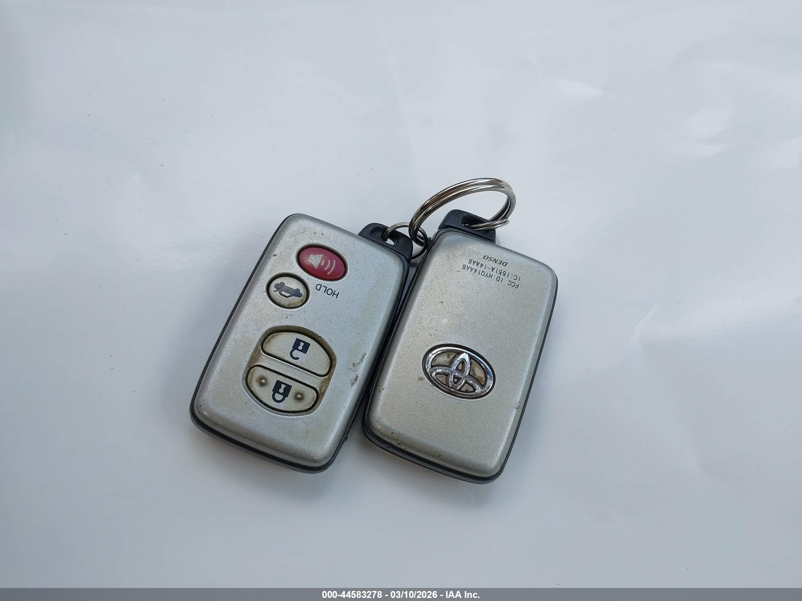 TOYOTA AVALON image 11