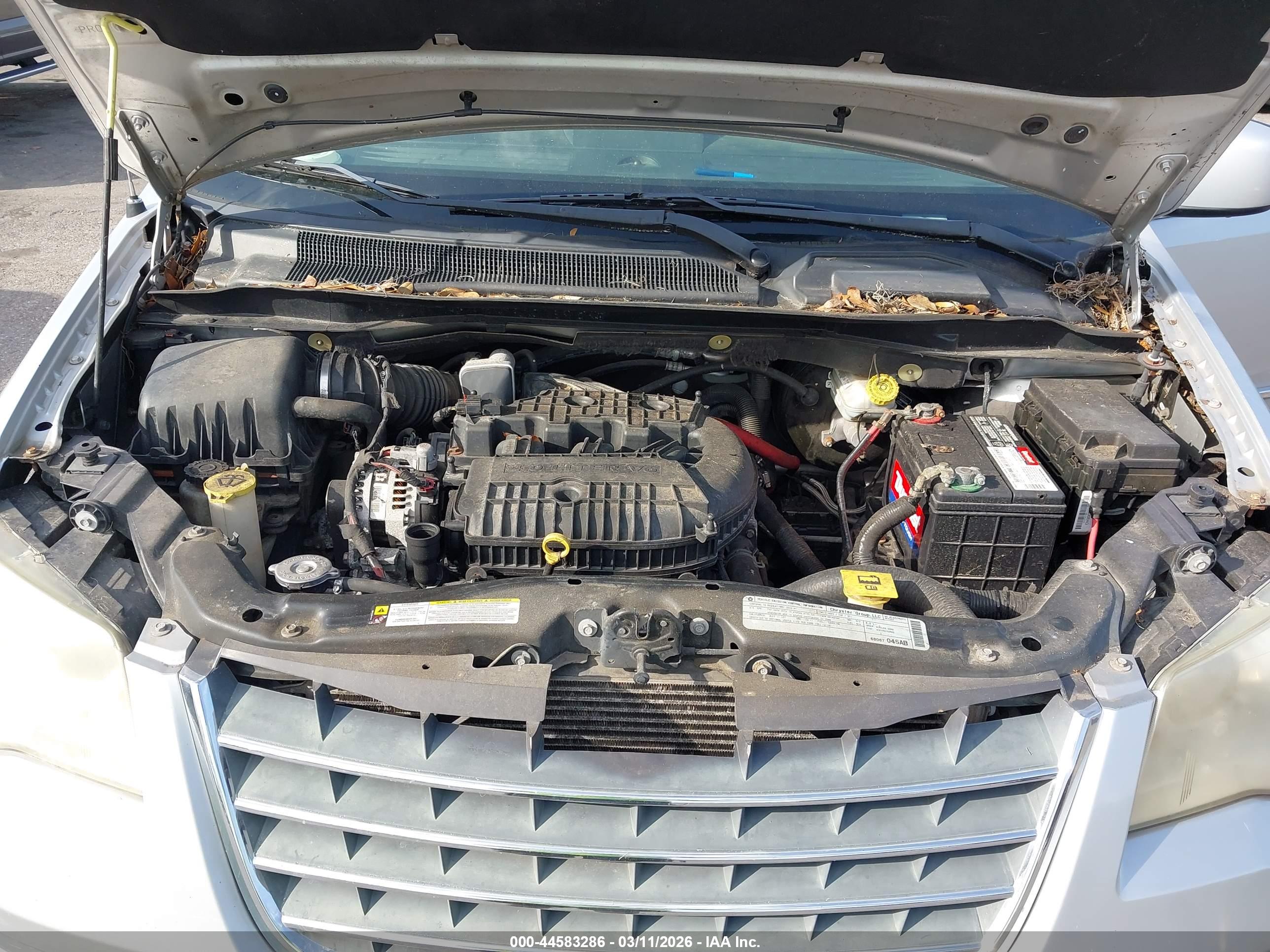 CHRYSLER TOWN image 10
