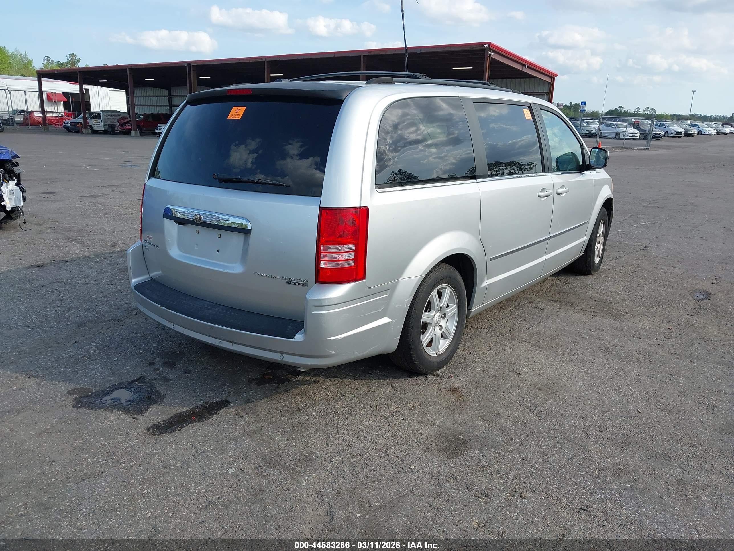 CHRYSLER TOWN image 4