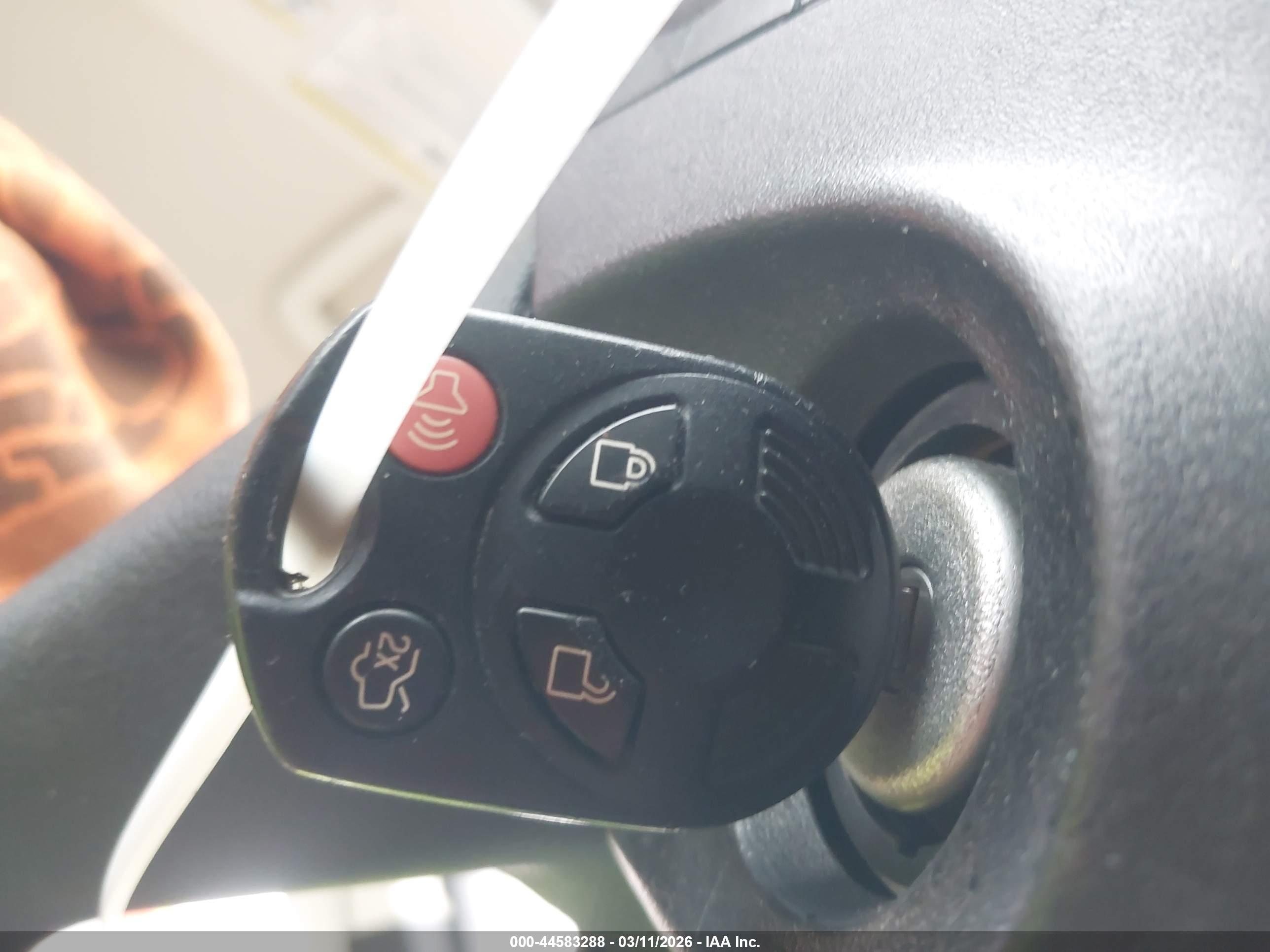 FORD ESCAPE image 11