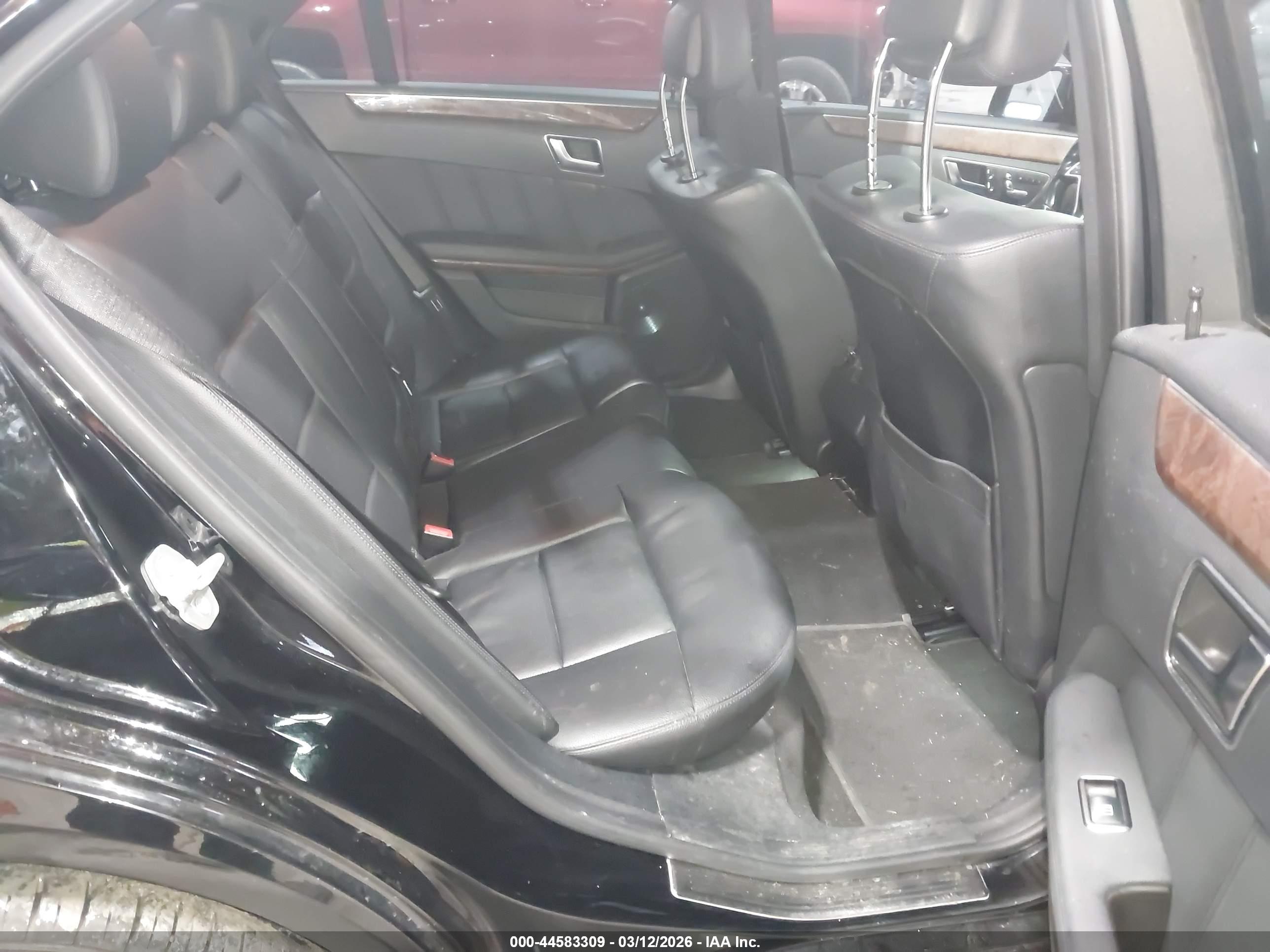 MERCEDES-BENZ E image 8