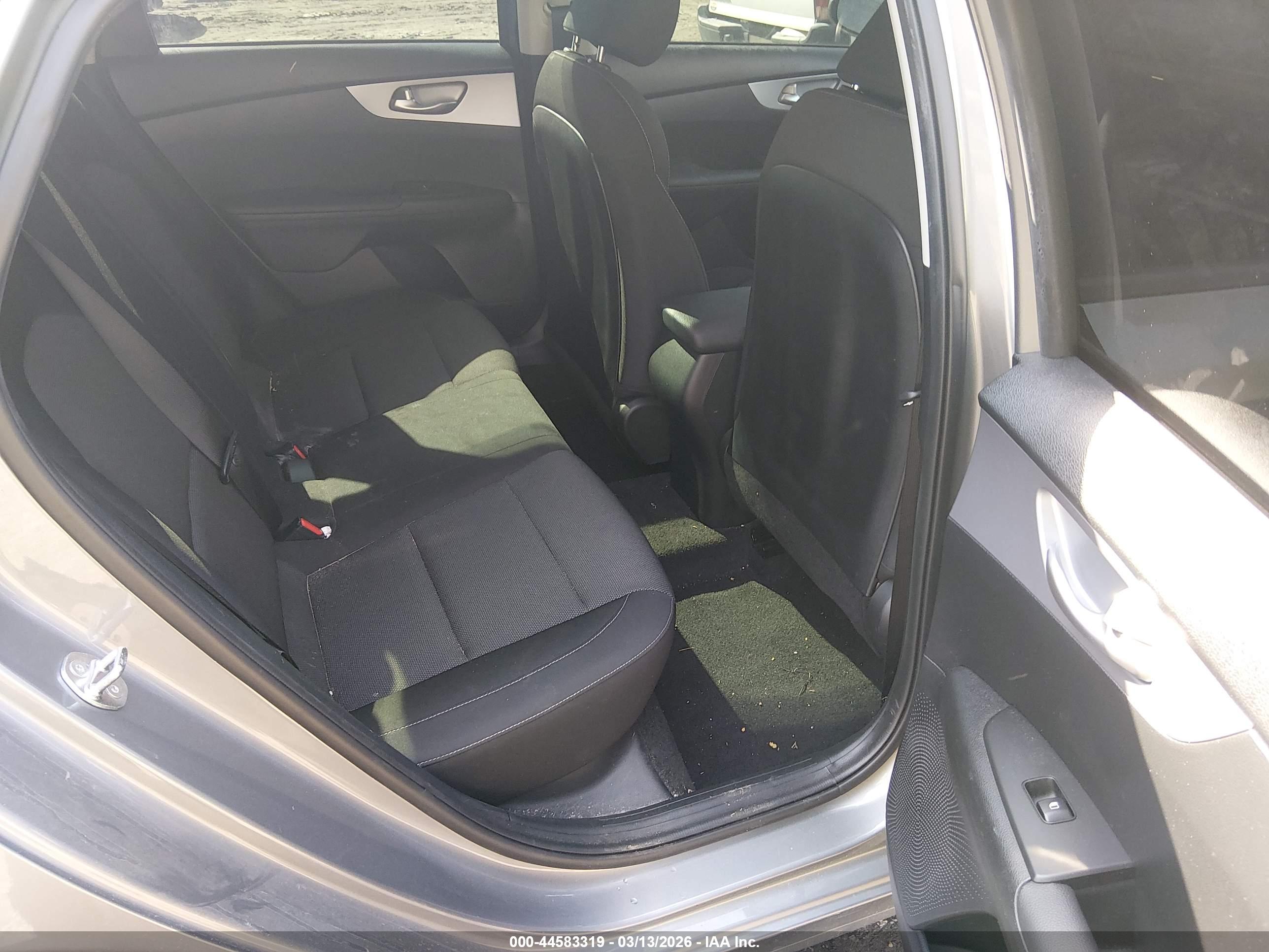 KIA FORTE image 8