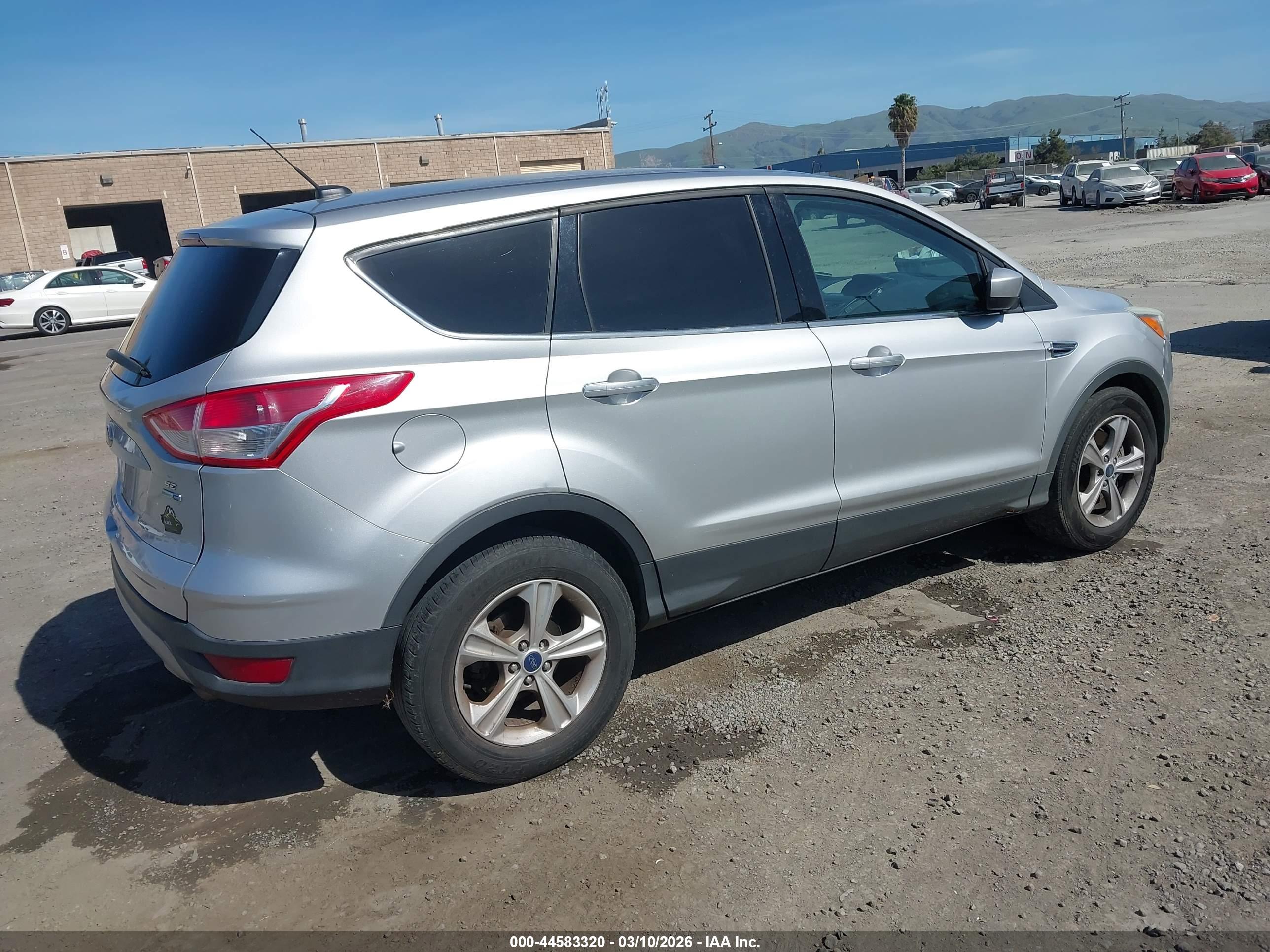 FORD ESCAPE image 4