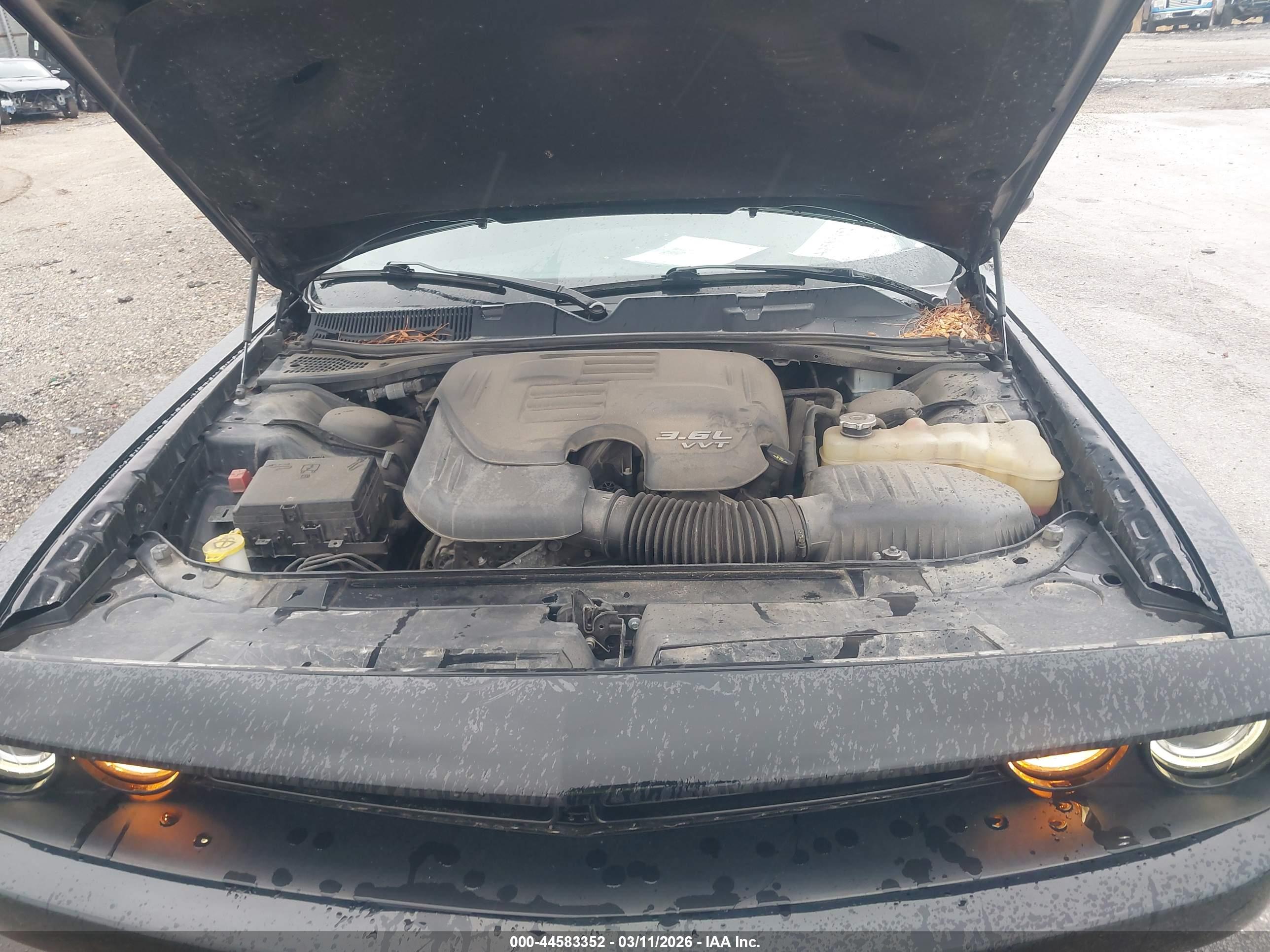 DODGE CHALLENGER image 10