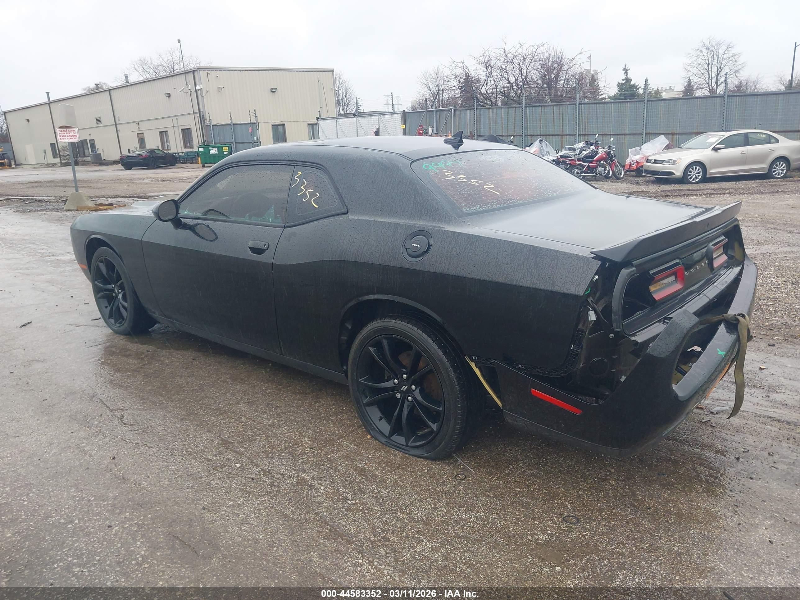 DODGE CHALLENGER image 3