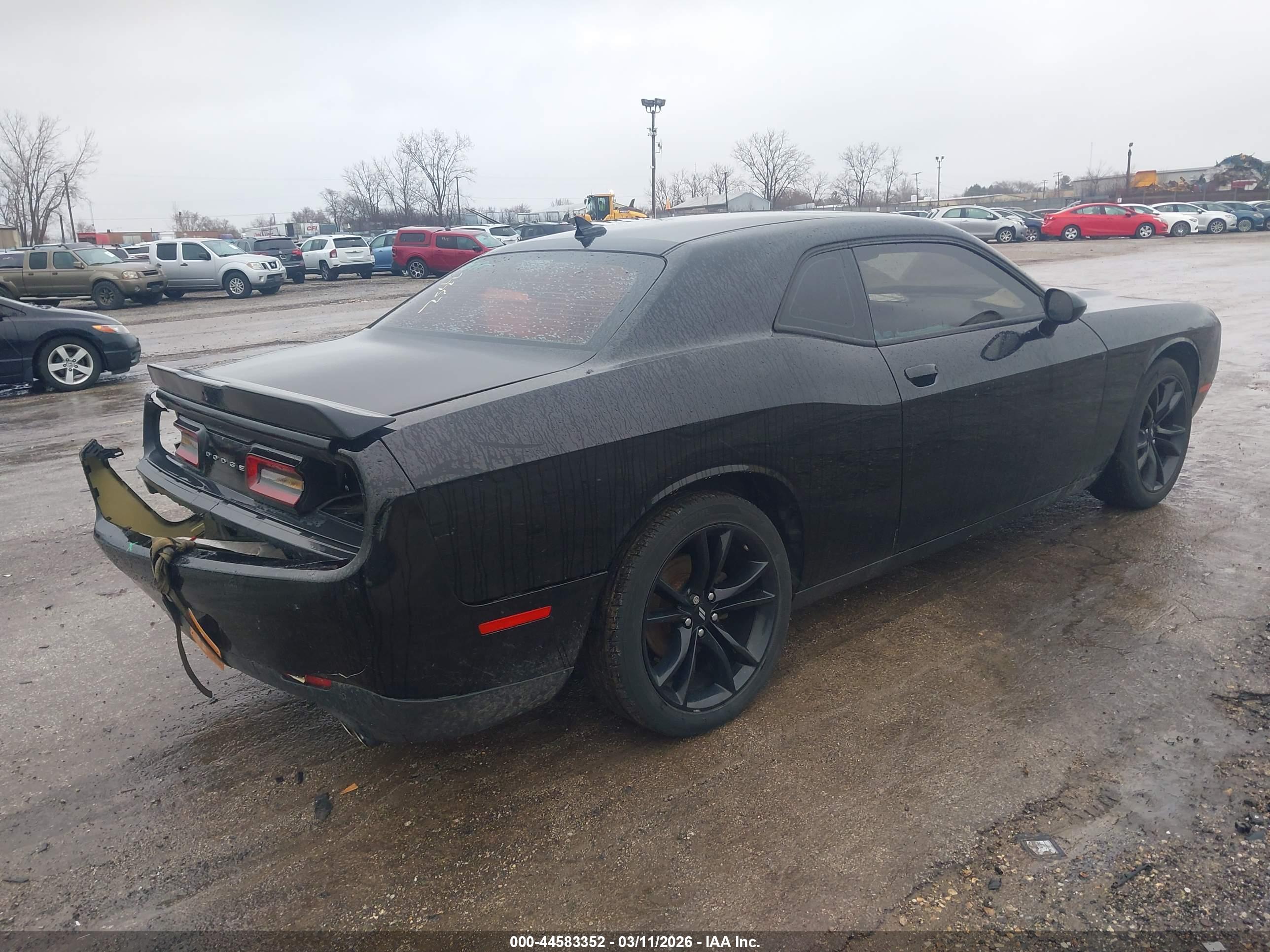 DODGE CHALLENGER image 4