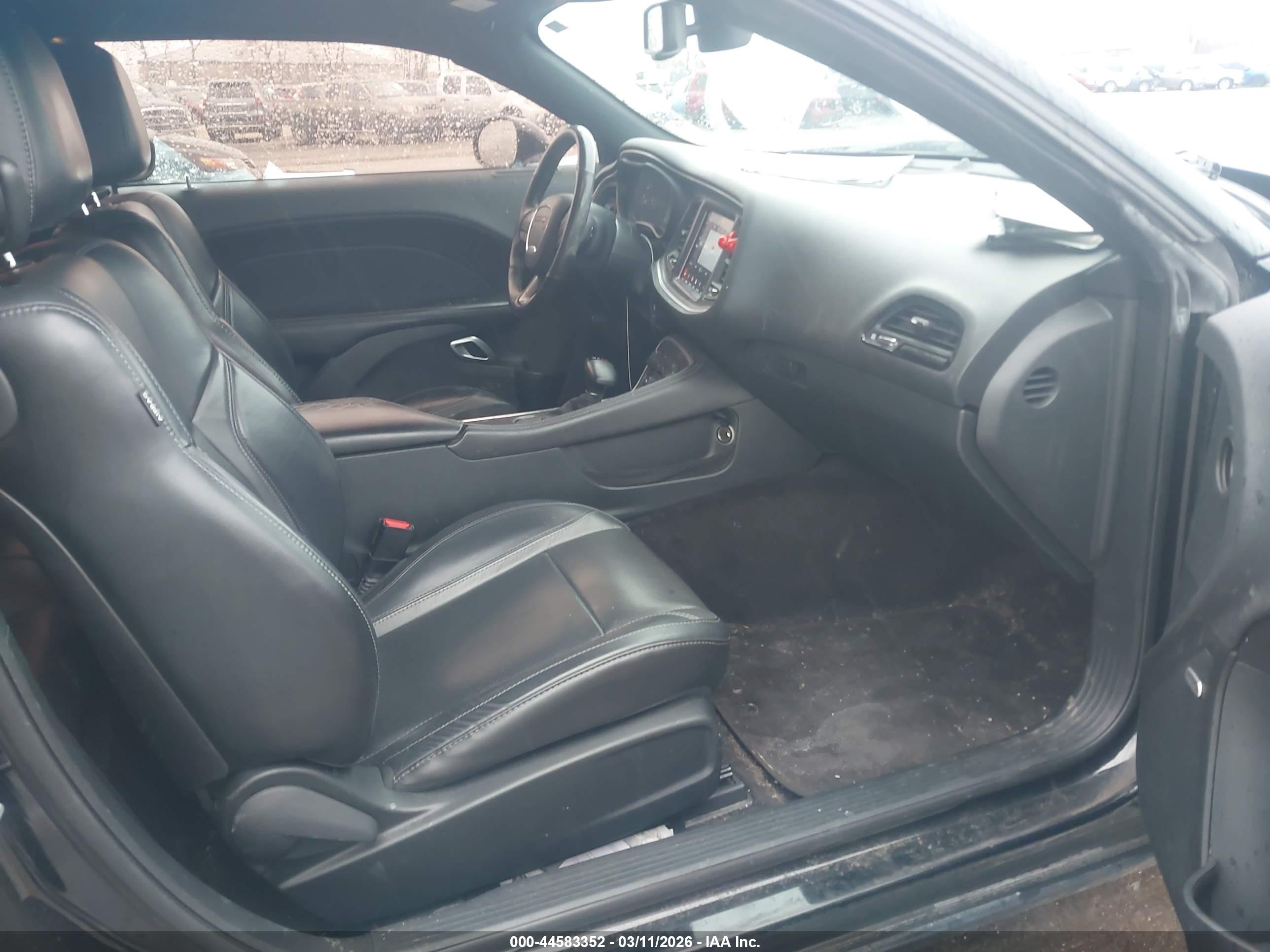 DODGE CHALLENGER image 5