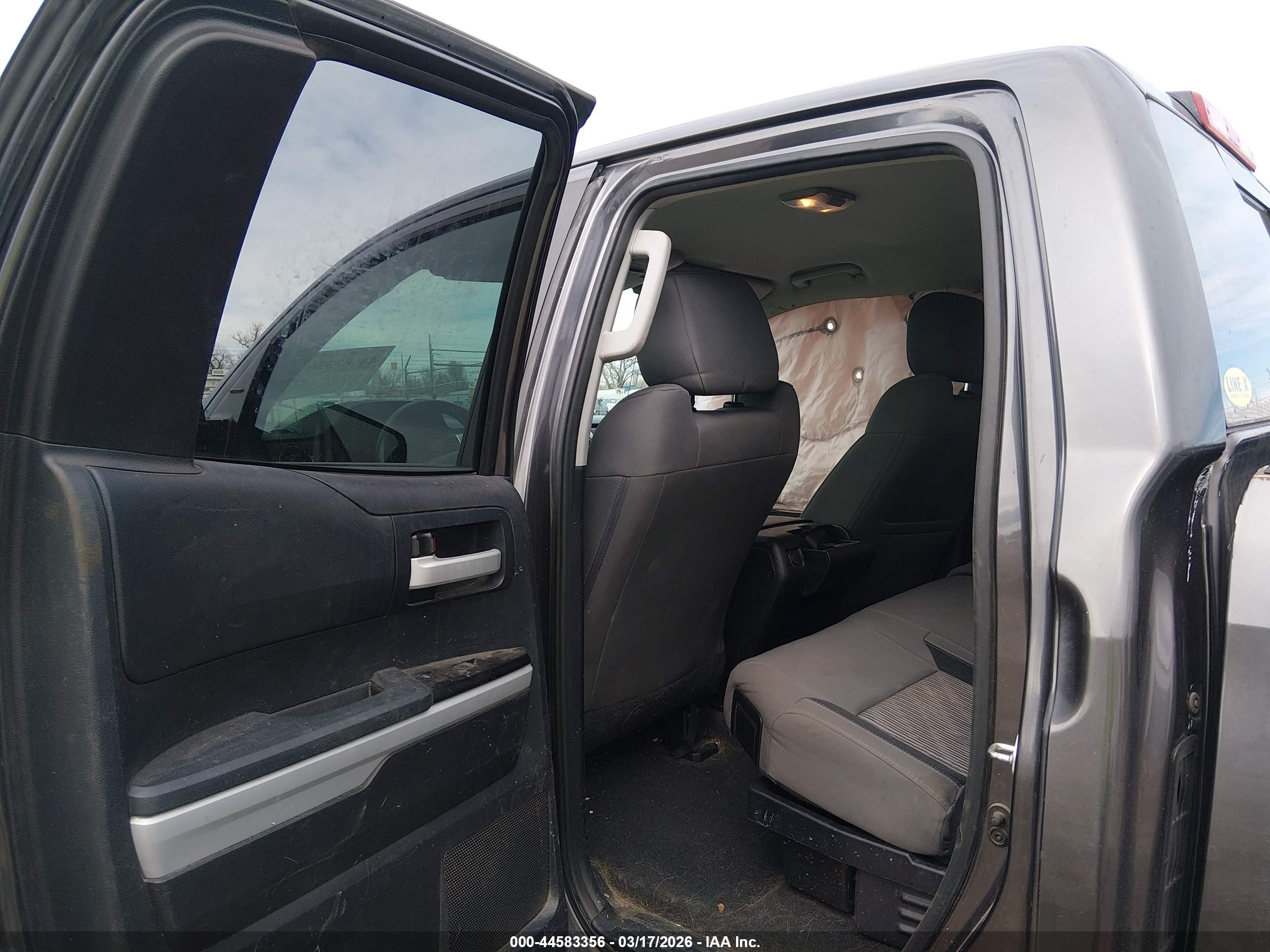 TOYOTA TUNDRA image 8