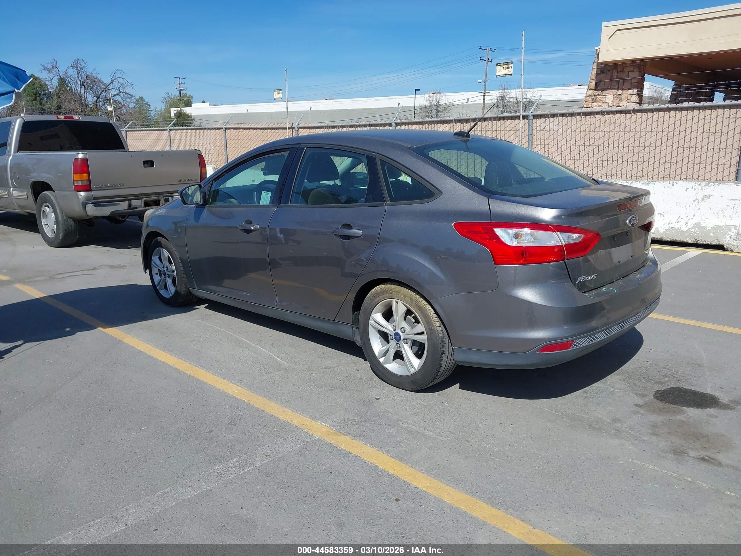 FORD FOCUS image 3