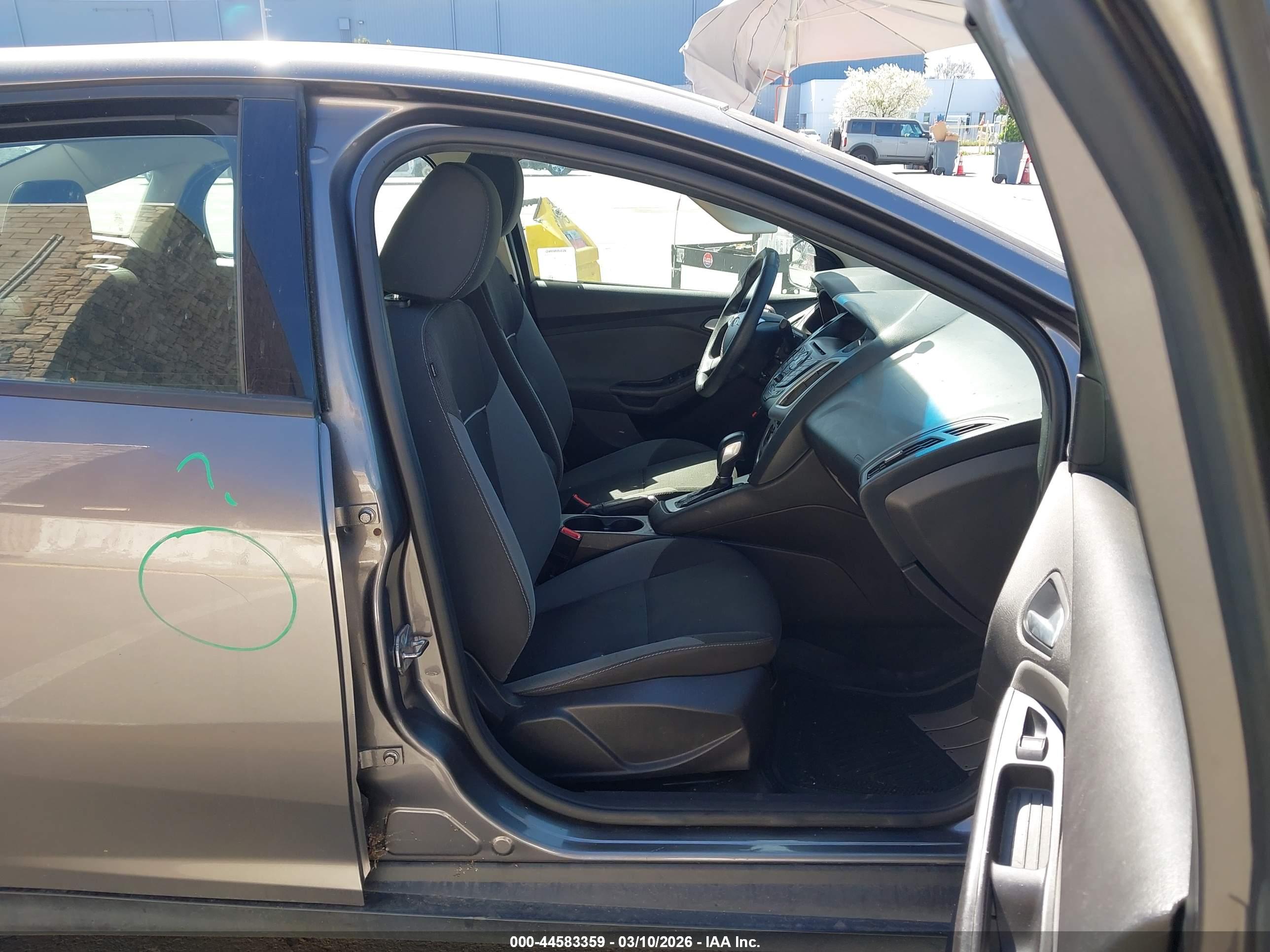FORD FOCUS image 5