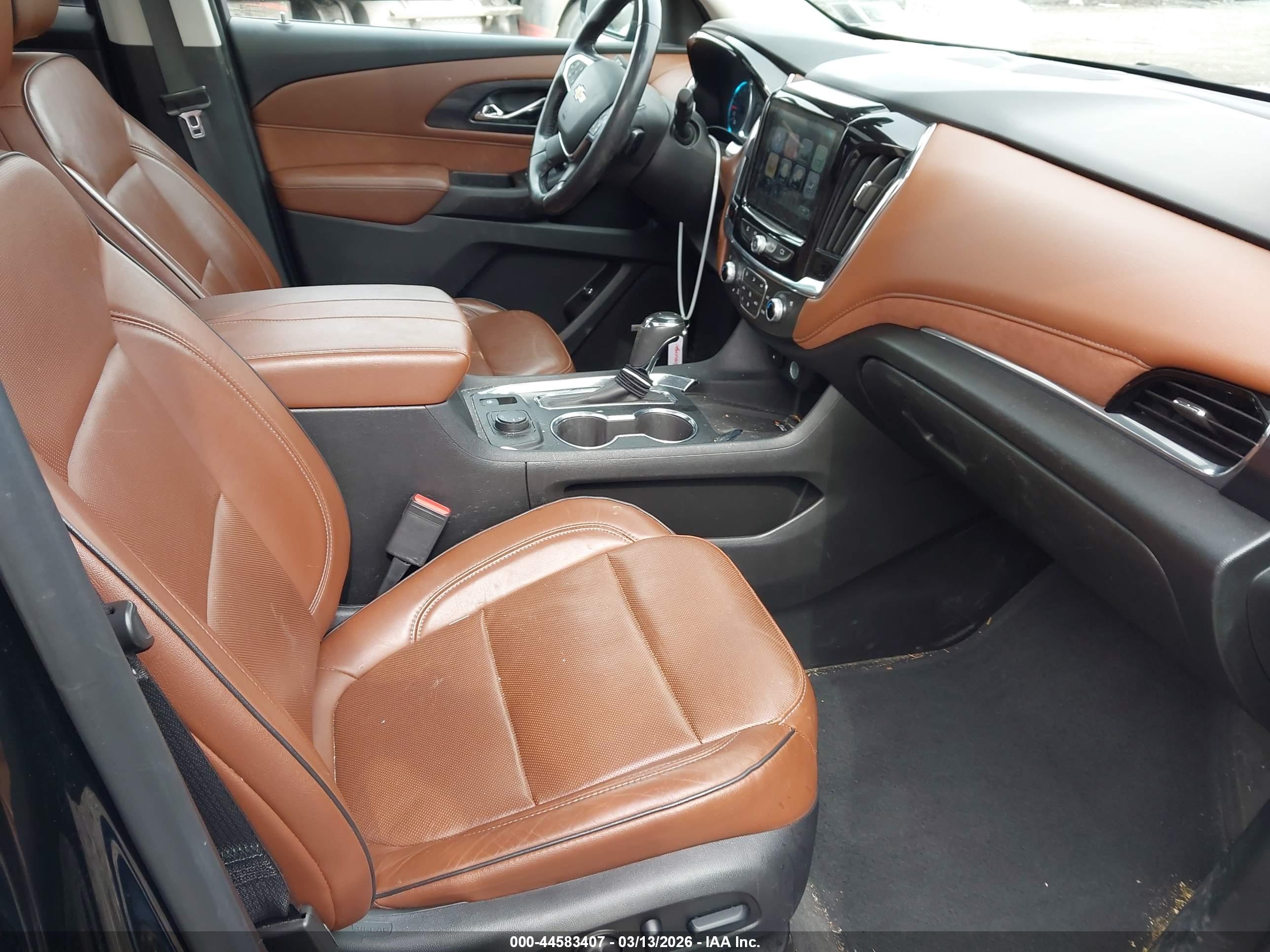 CHEVROLET TRAVERSE image 5
