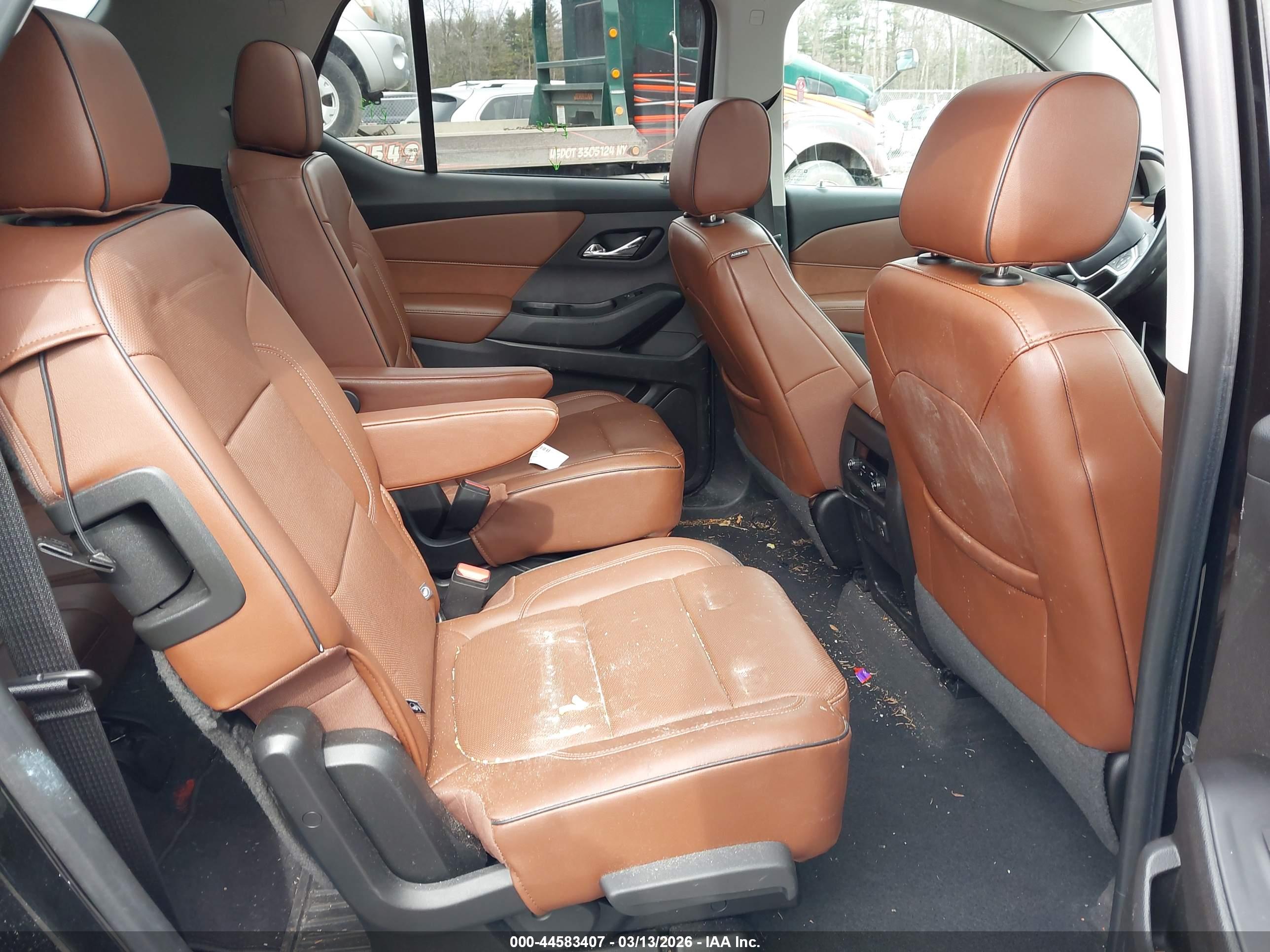 CHEVROLET TRAVERSE image 8