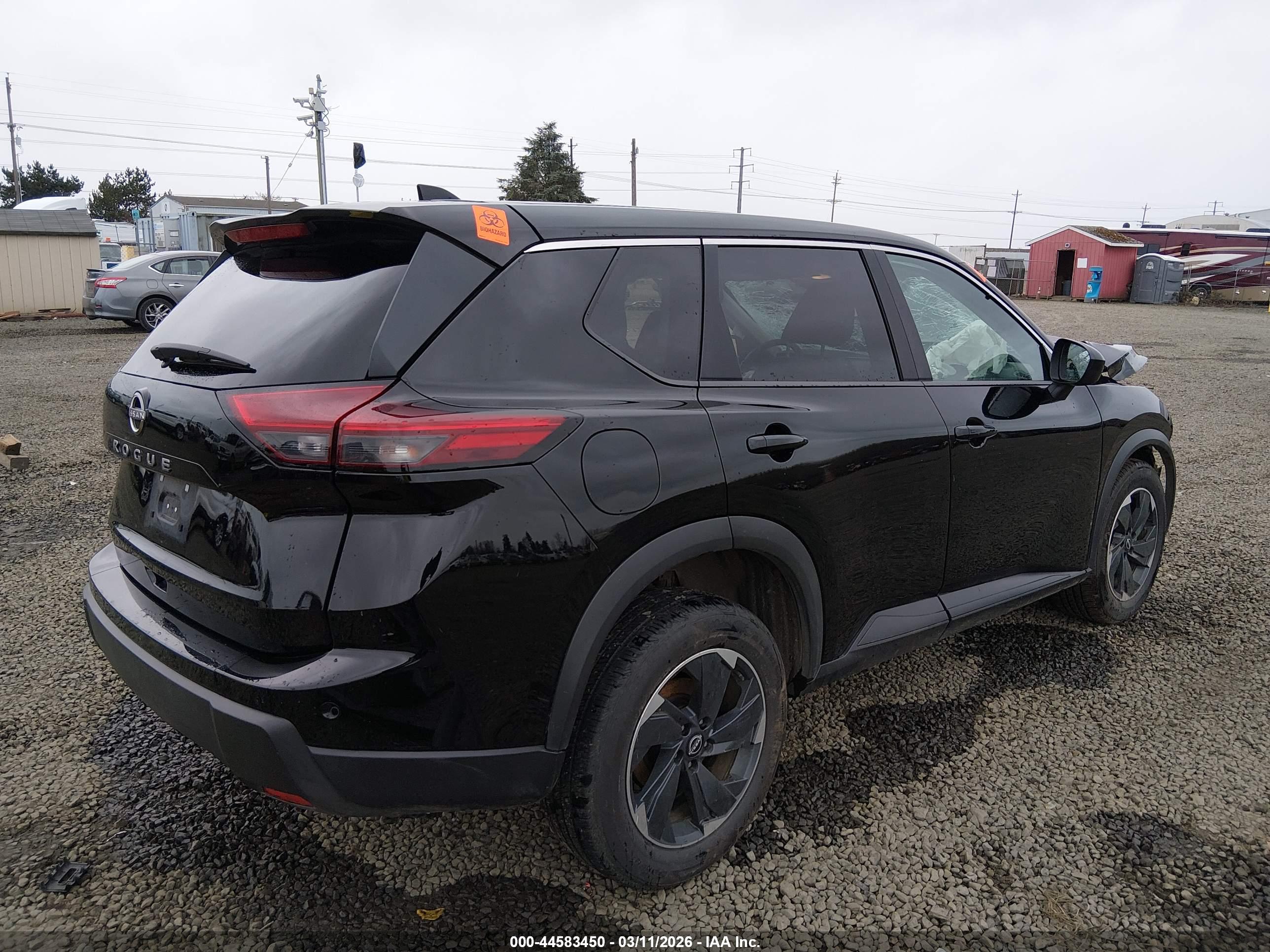 NISSAN ROGUE image 4