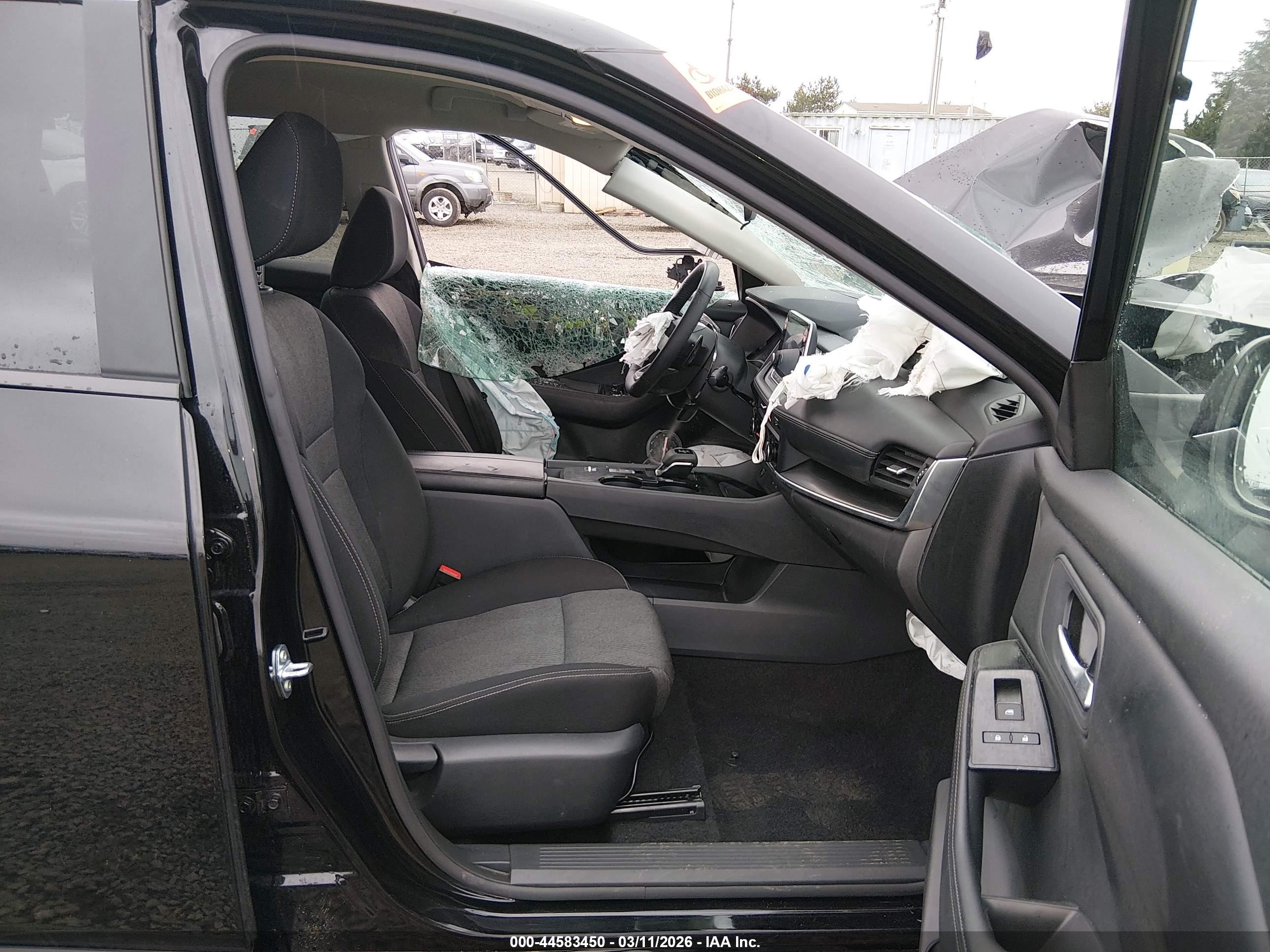NISSAN ROGUE image 5