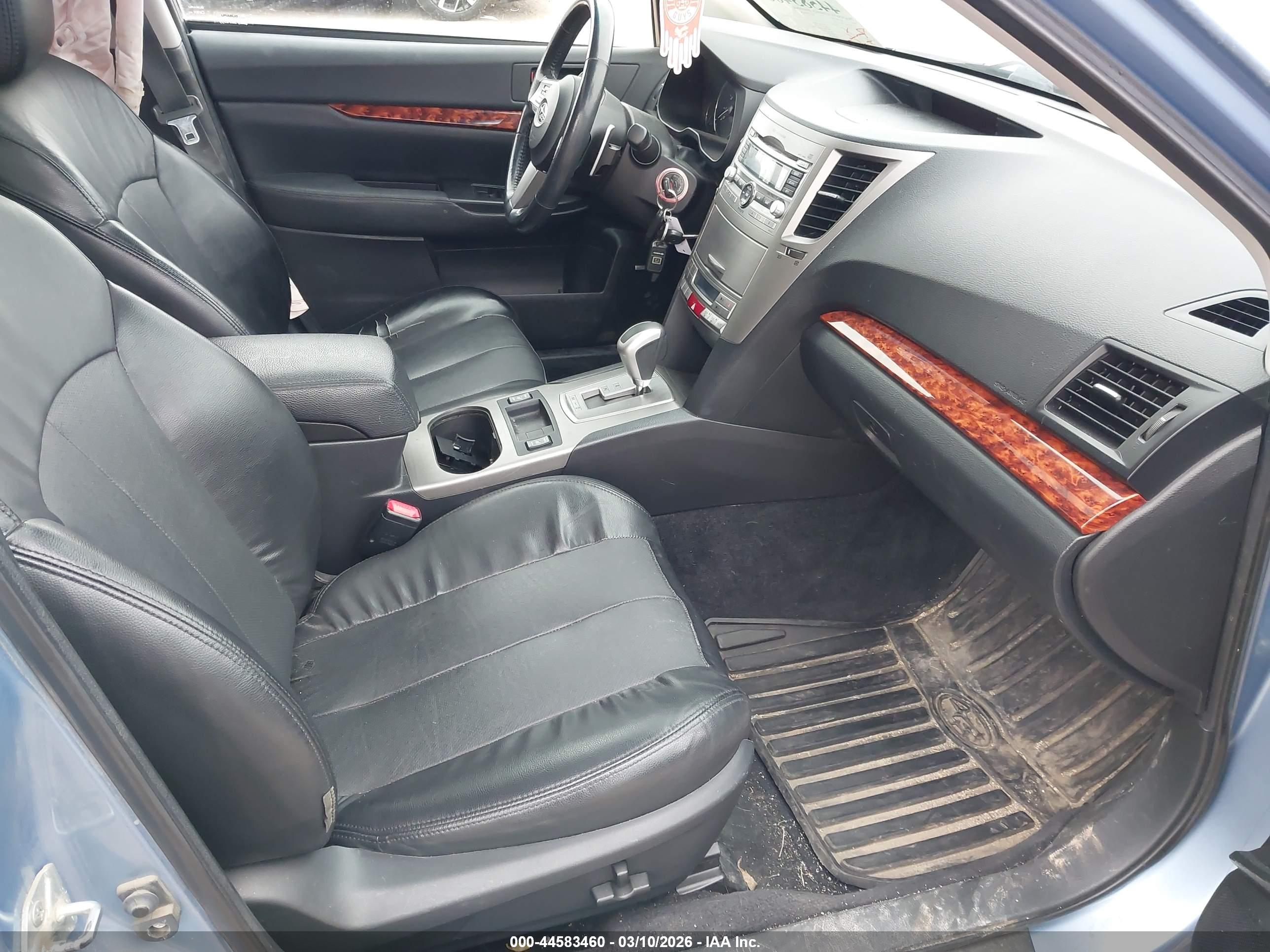 SUBARU OUTBACK image 5