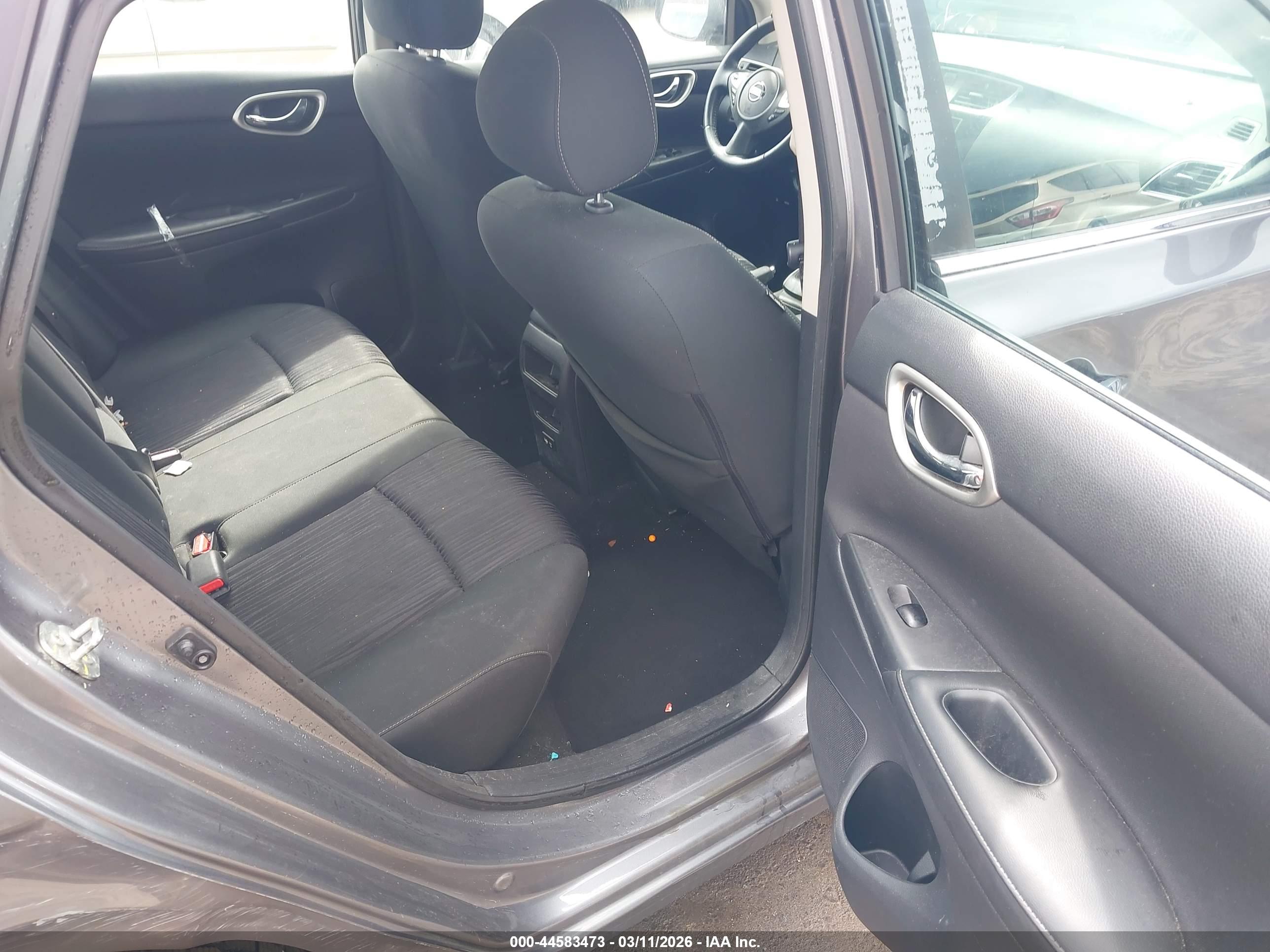 NISSAN SENTRA image 8