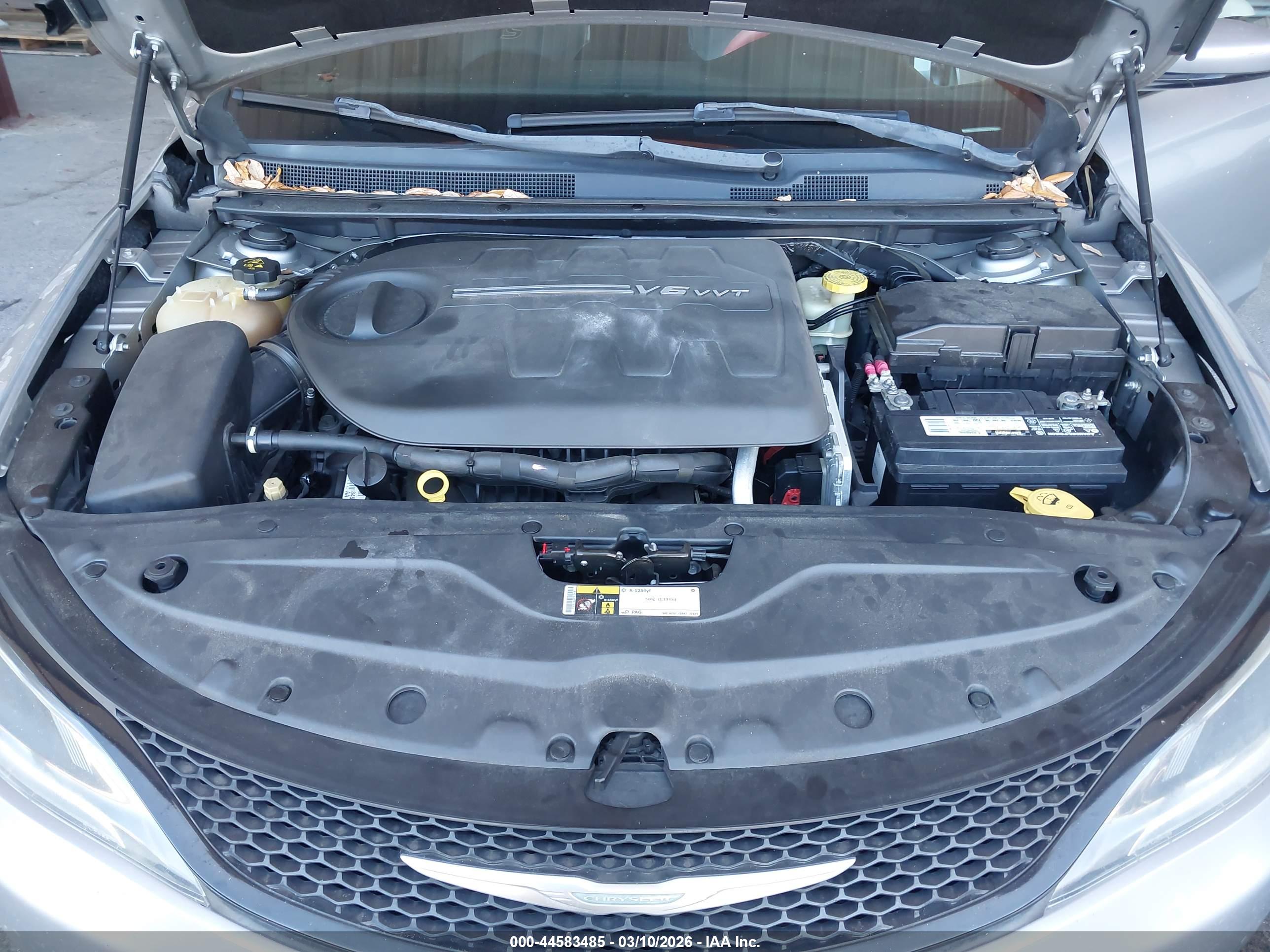 CHRYSLER 200 image 10