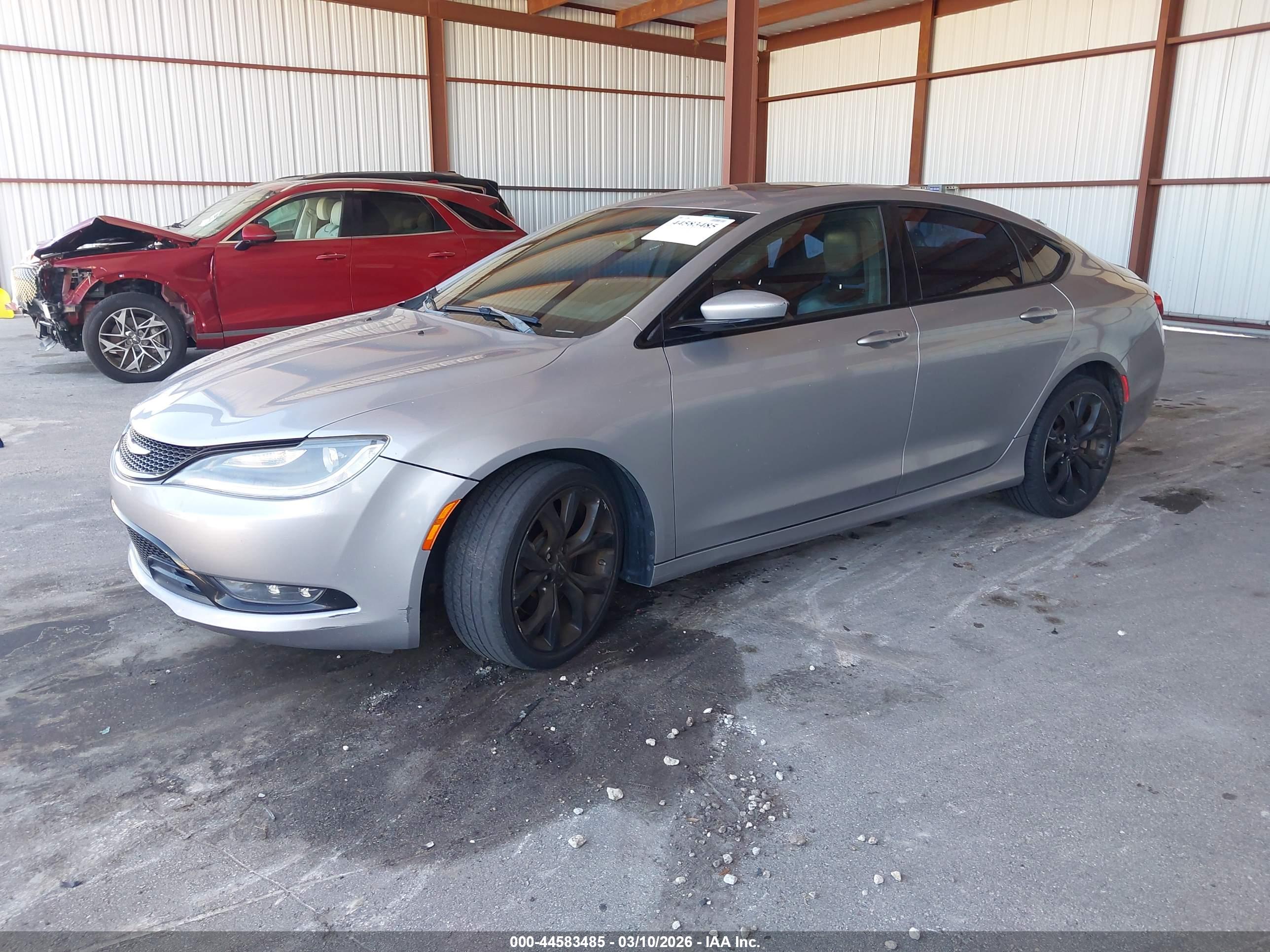 CHRYSLER 200 image 2
